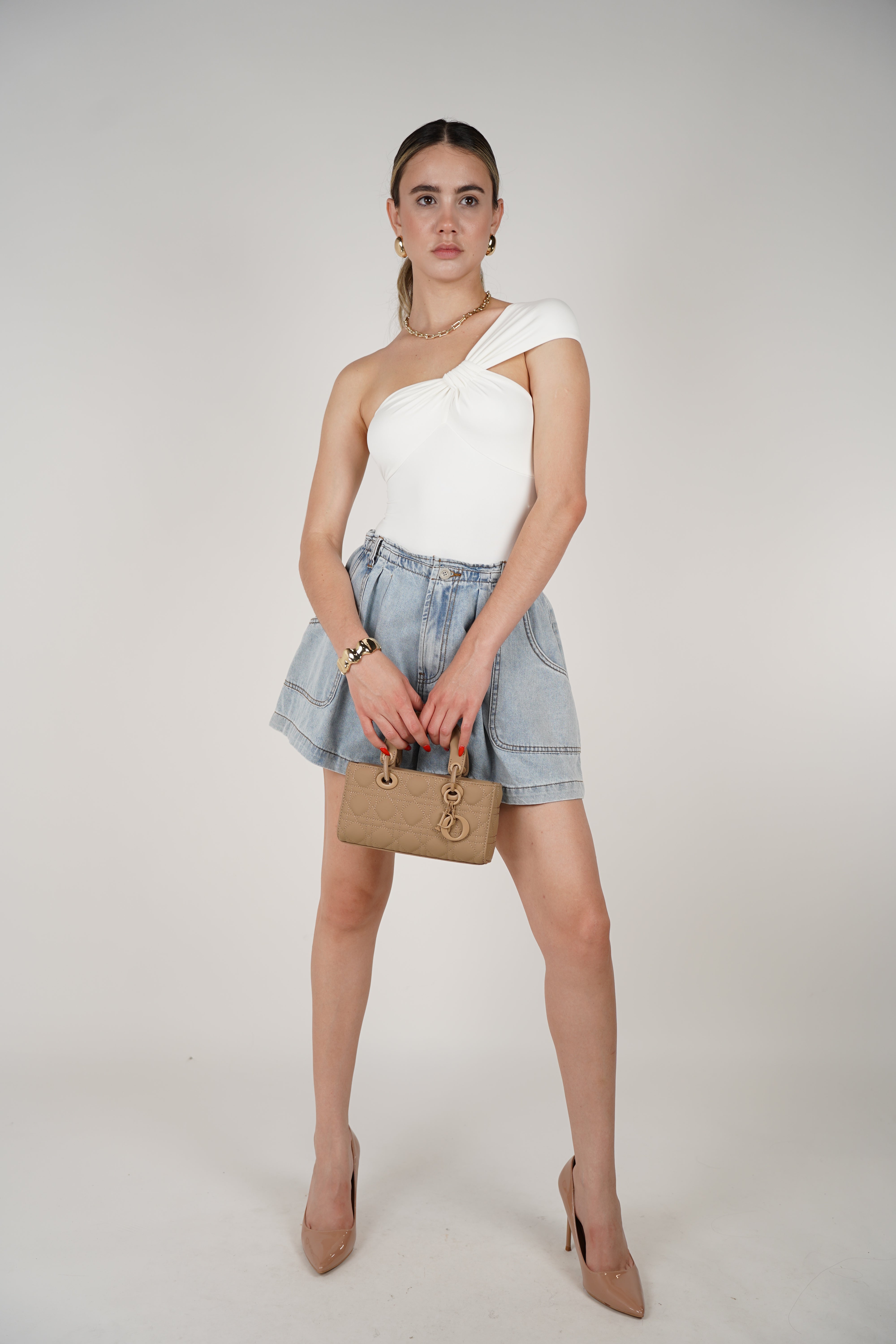 Gracie Relaxed Fit Denim Shorts – Light Wash with Oversized Pockets