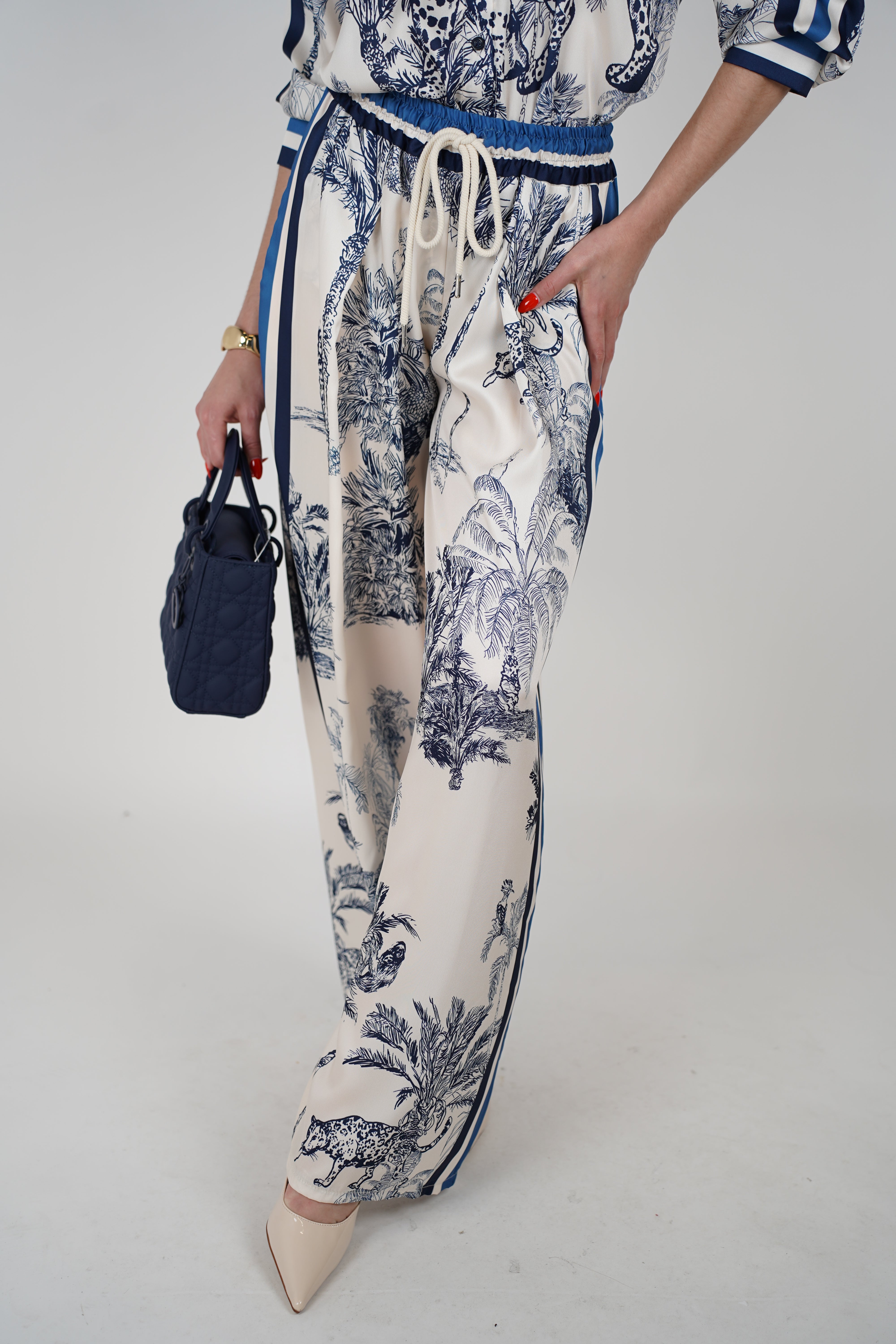Vera Silk Pants – Printed Wide-Leg Drawstring Pants