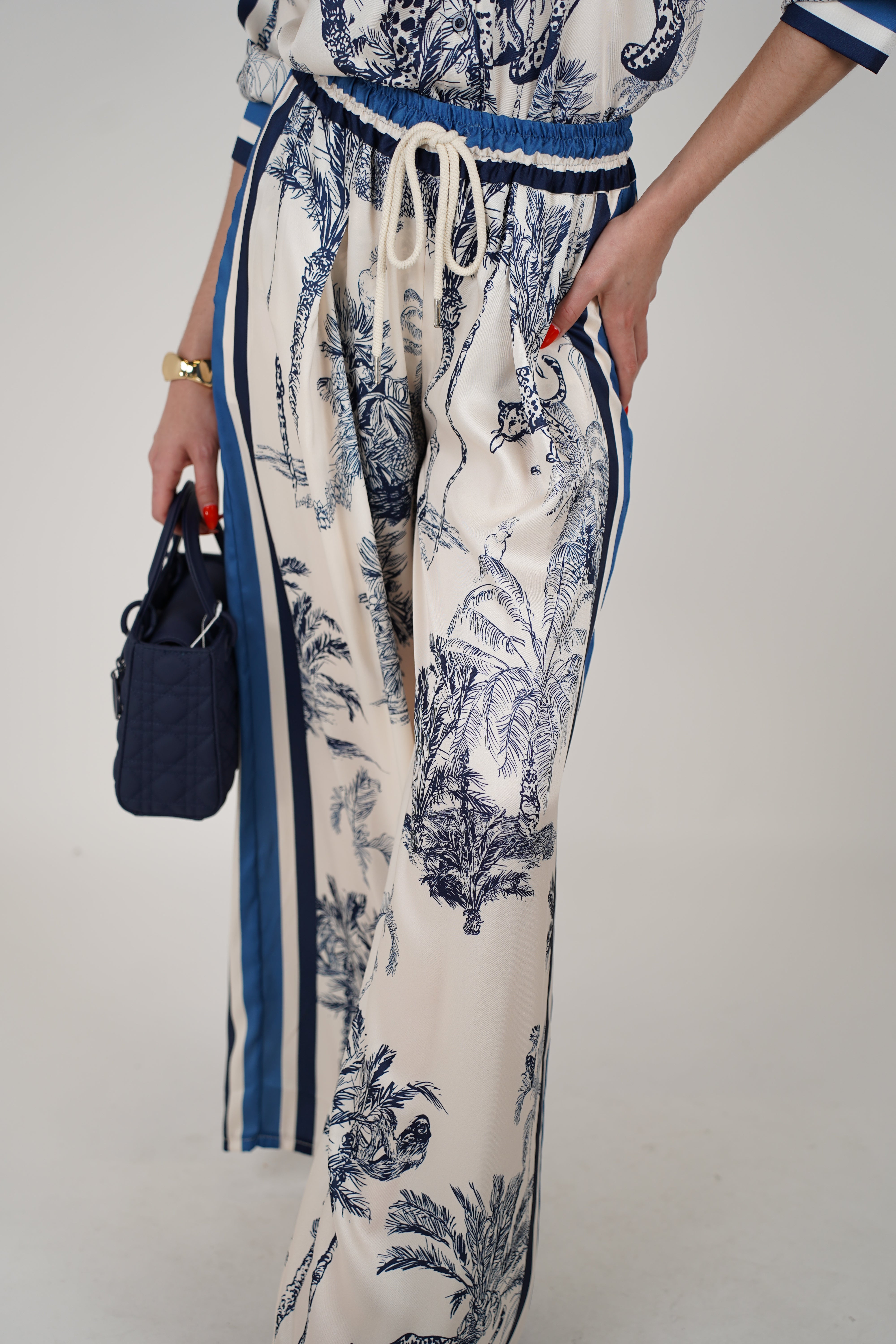 Vera Silk Pants – Printed Wide-Leg Drawstring Pants