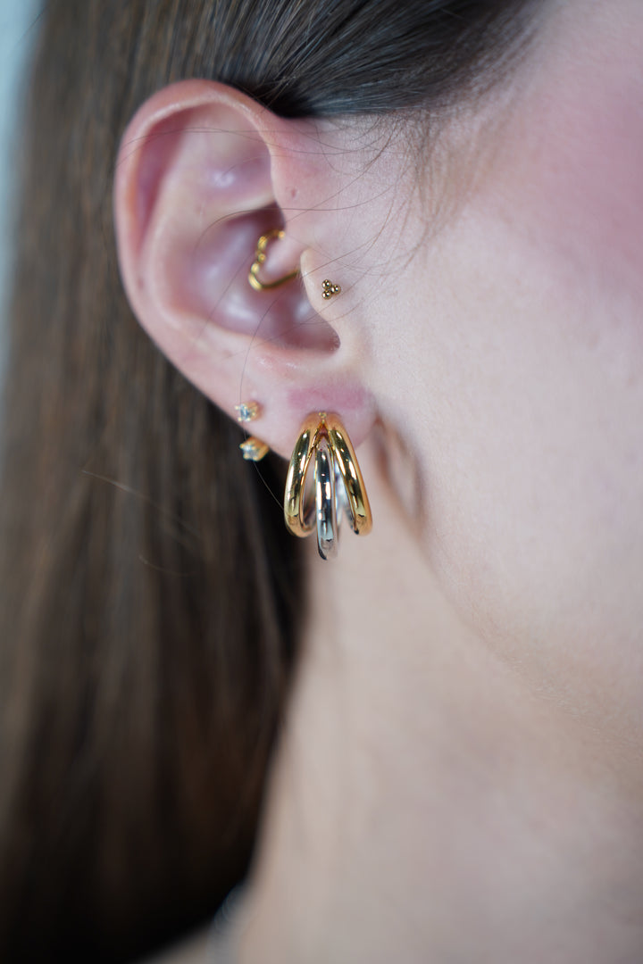 Nayi Hoops – Two-Tone Interlocking Statement Hoops