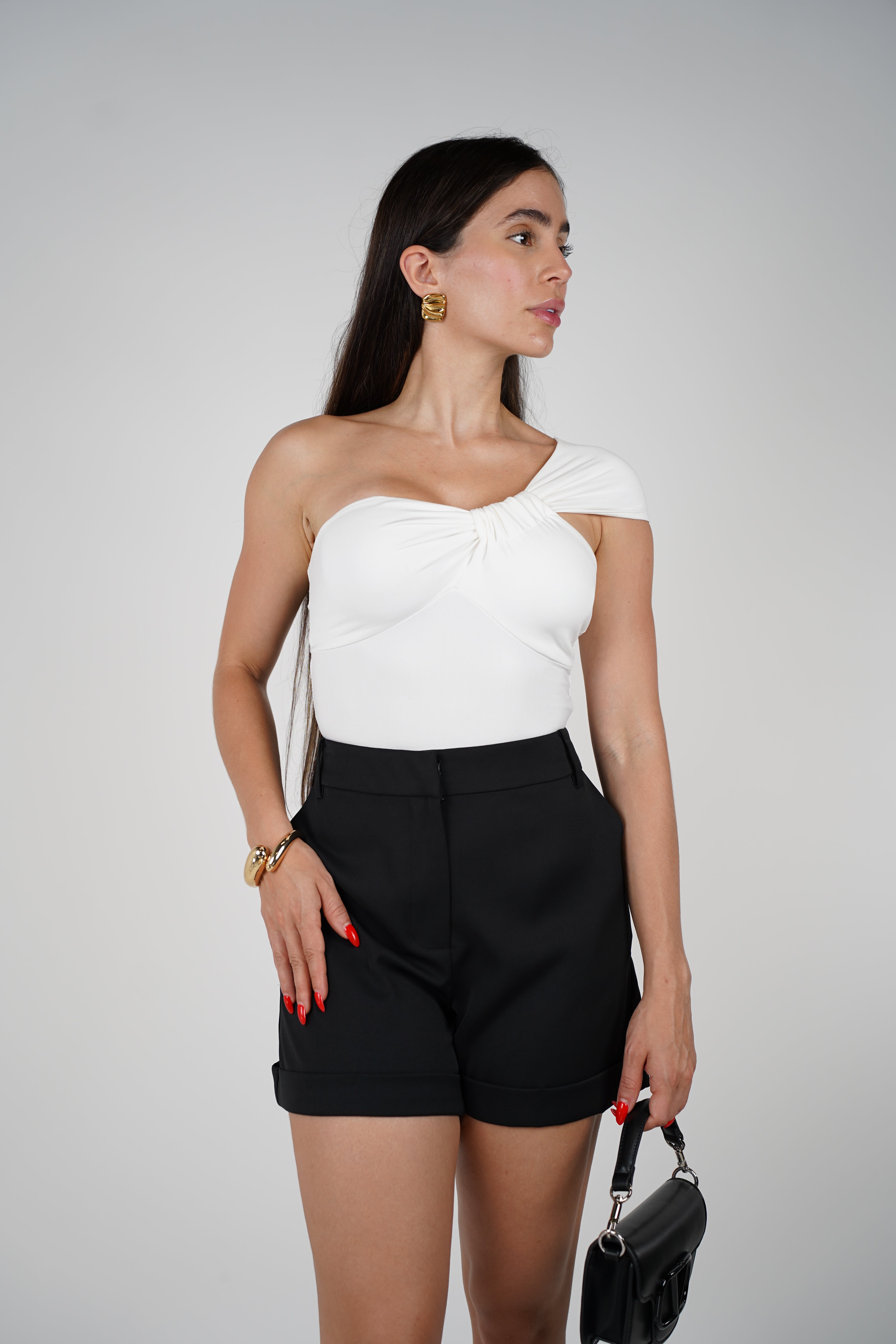 Emy Shorts – Tailored Style in a Flattering Fit