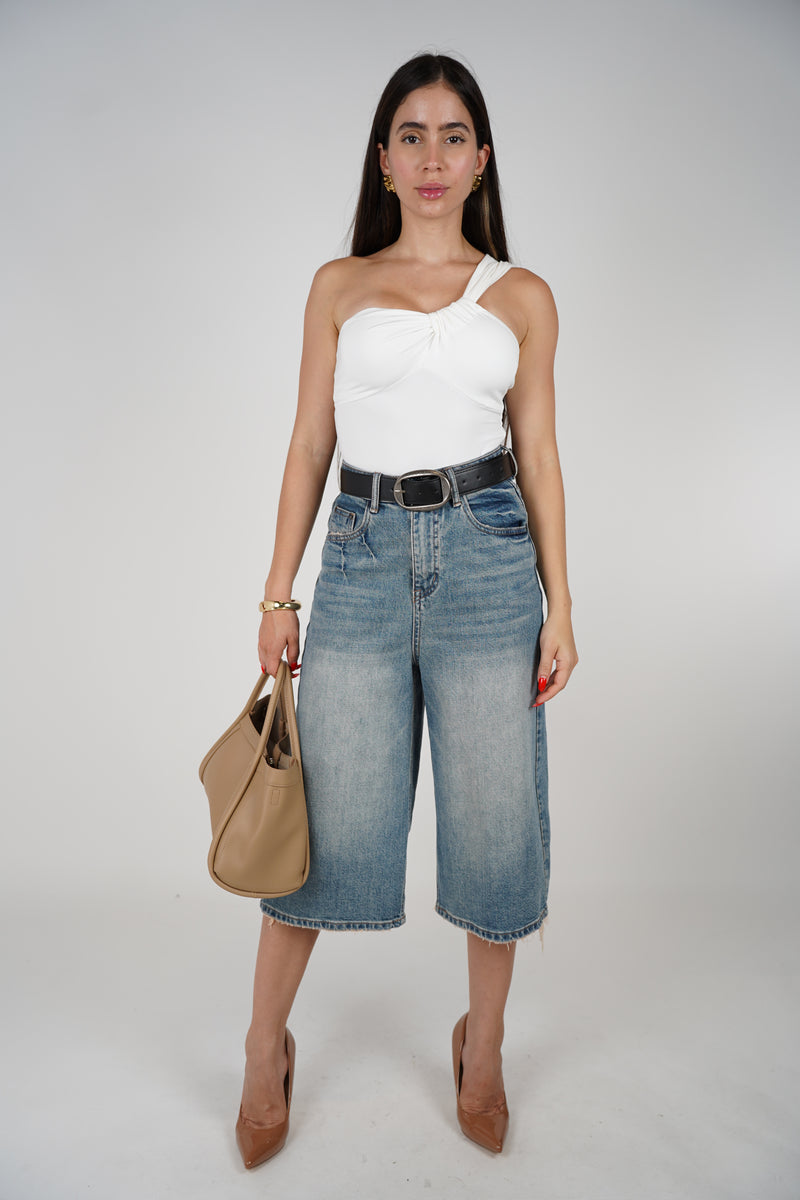 Hallie Bermuda – Frayed Hem Vintage-Wash Denim Shorts