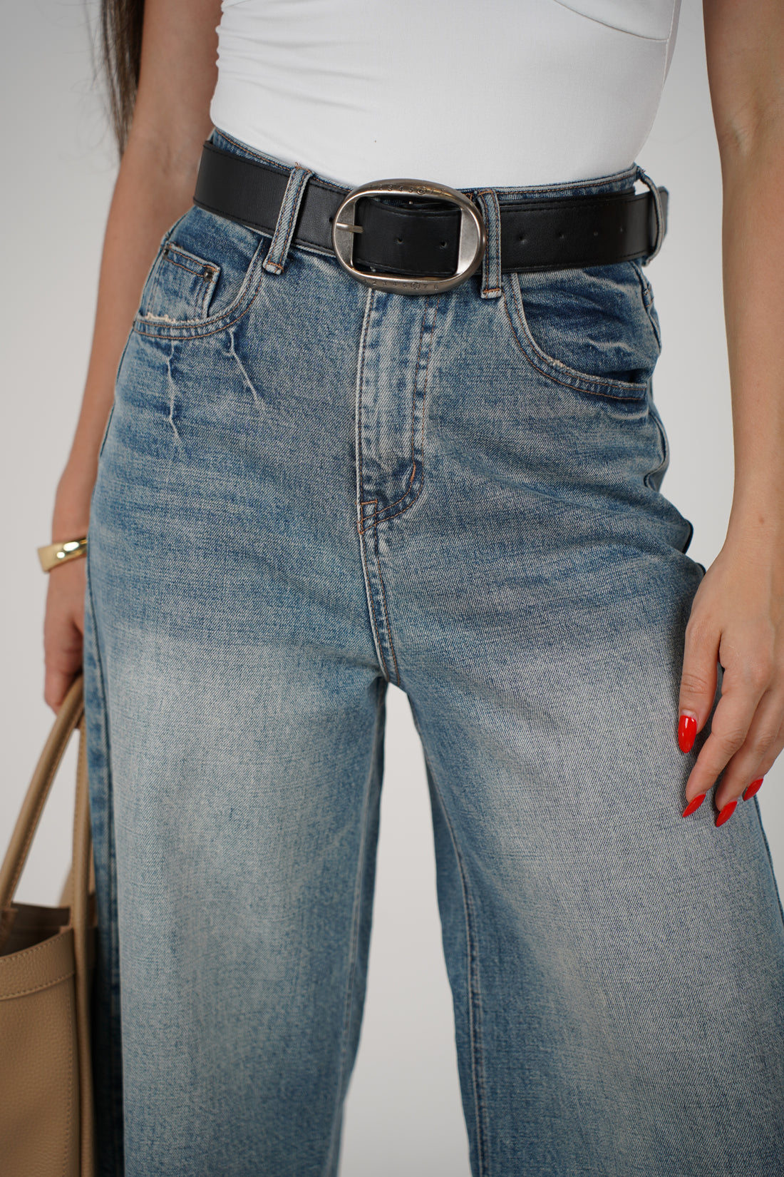Hallie Bermuda – Frayed Hem Vintage-Wash Denim Shorts