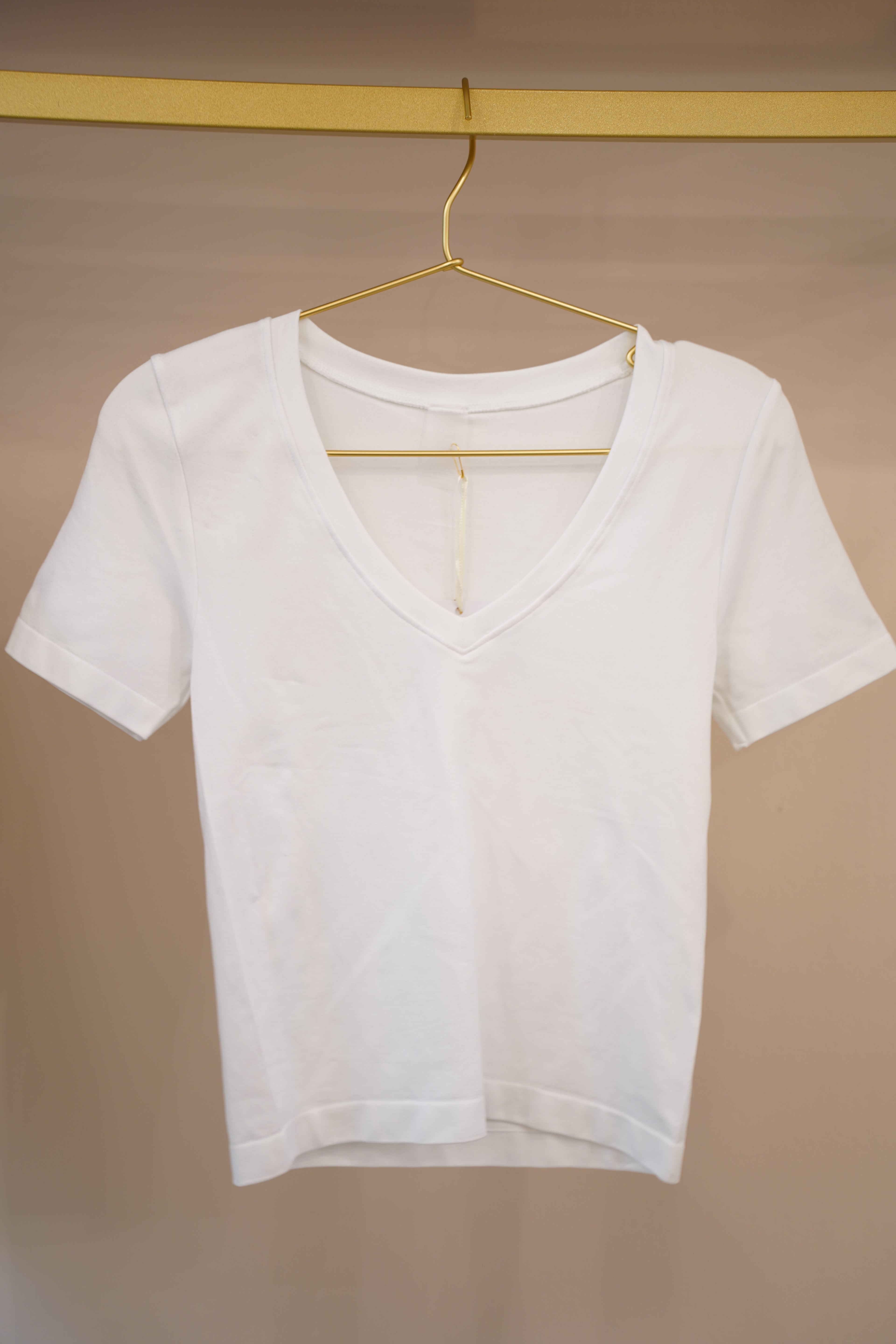 V-neck Short Sleeve - Carema Boutique