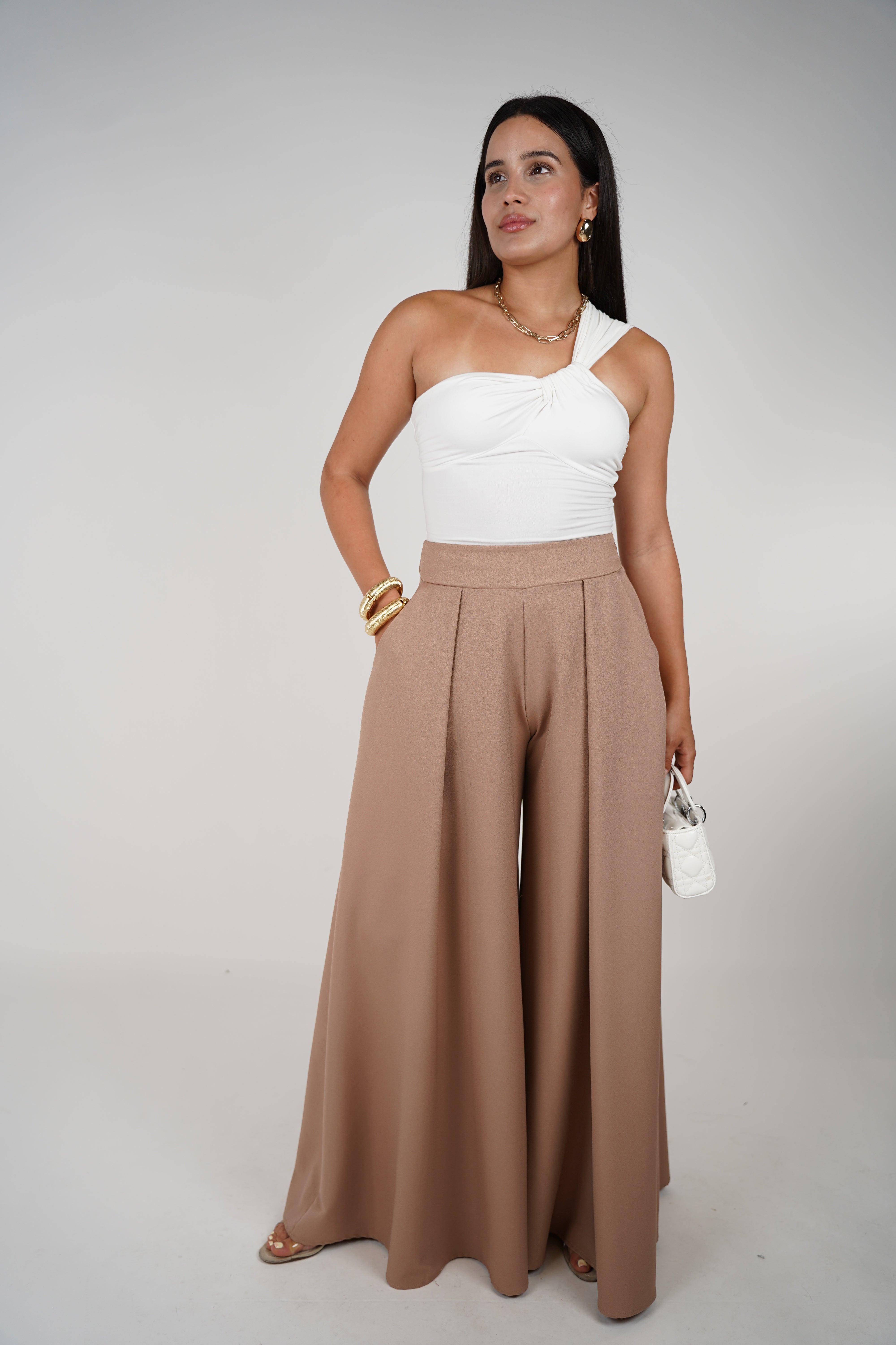 Berta Palazzo Pants – Bold Flow & Effortless Elegance