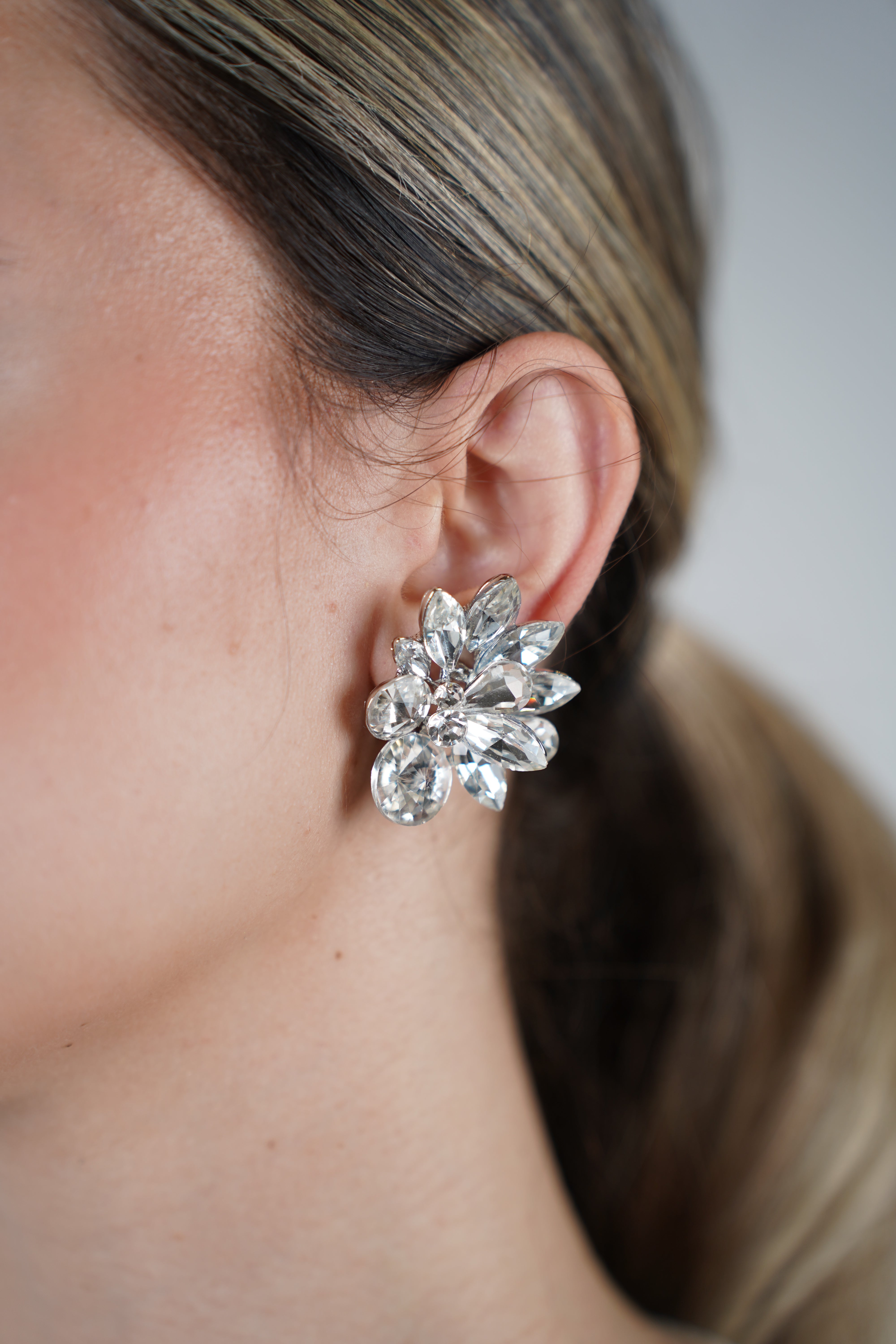 Elon Elegant Clip Earring – Bold Black Crystal Statement