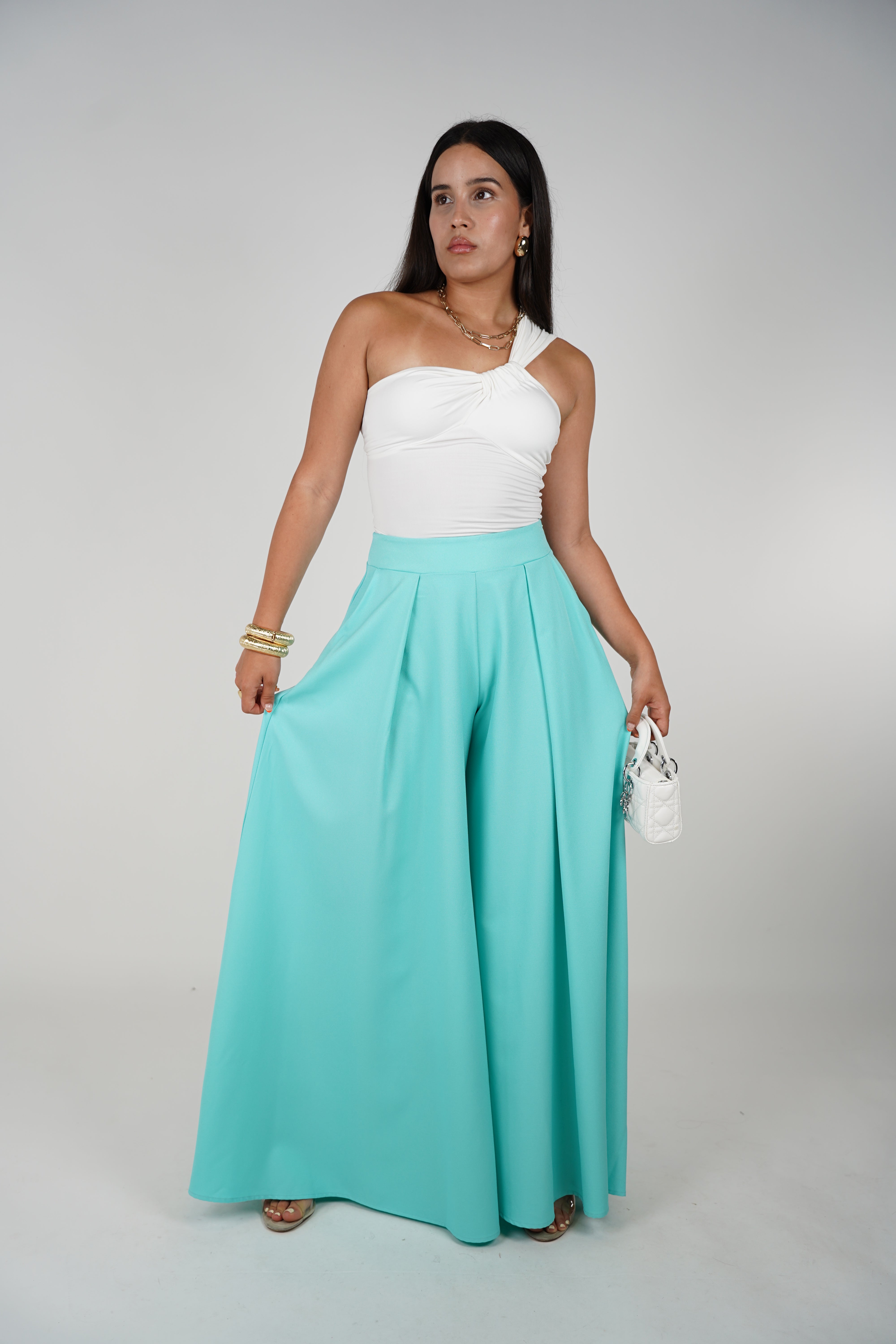 Berta Palazzo Pants – Bold Flow & Effortless Elegance