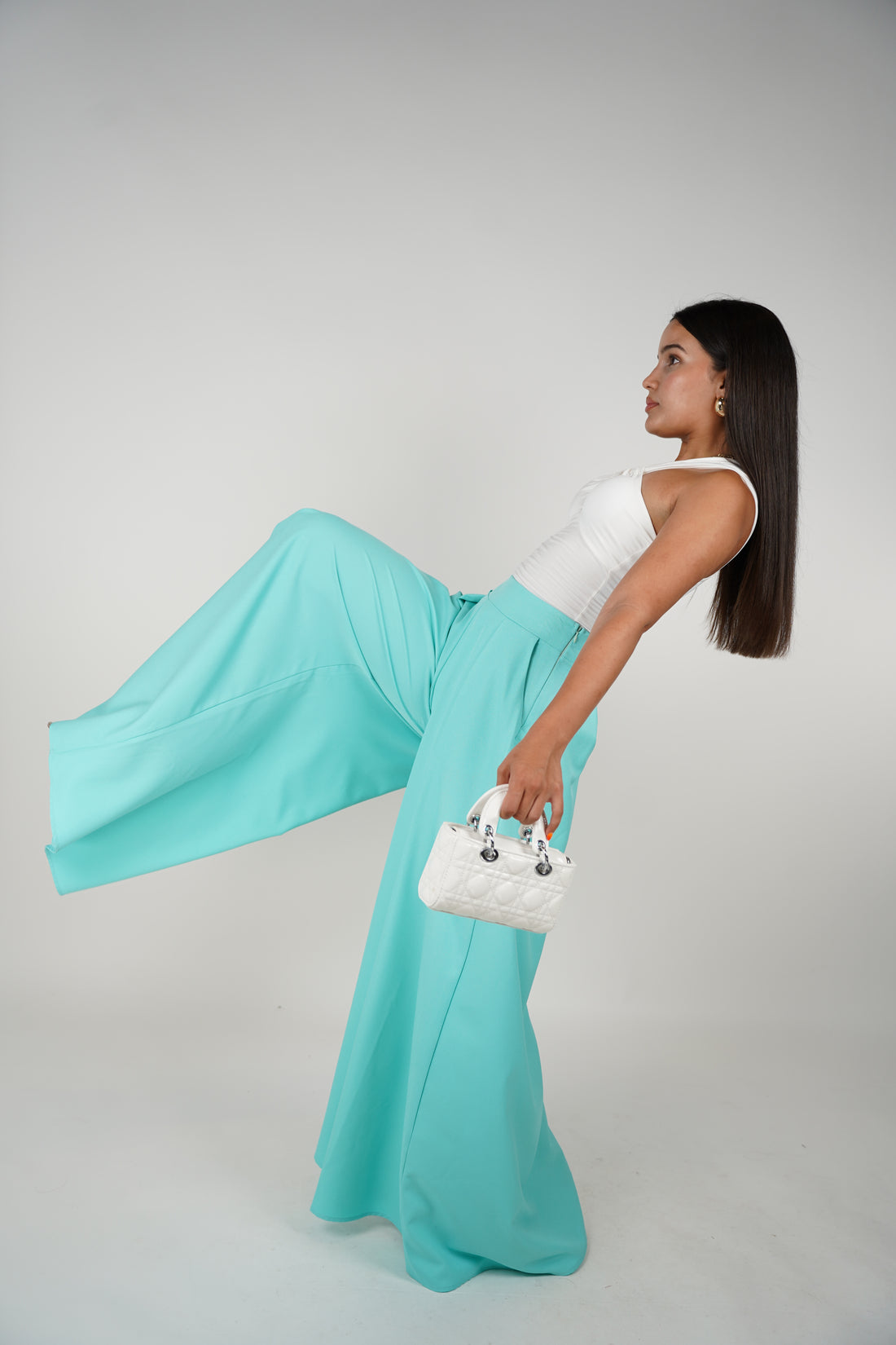 Berta Palazzo Pants – Bold Flow & Effortless Elegance