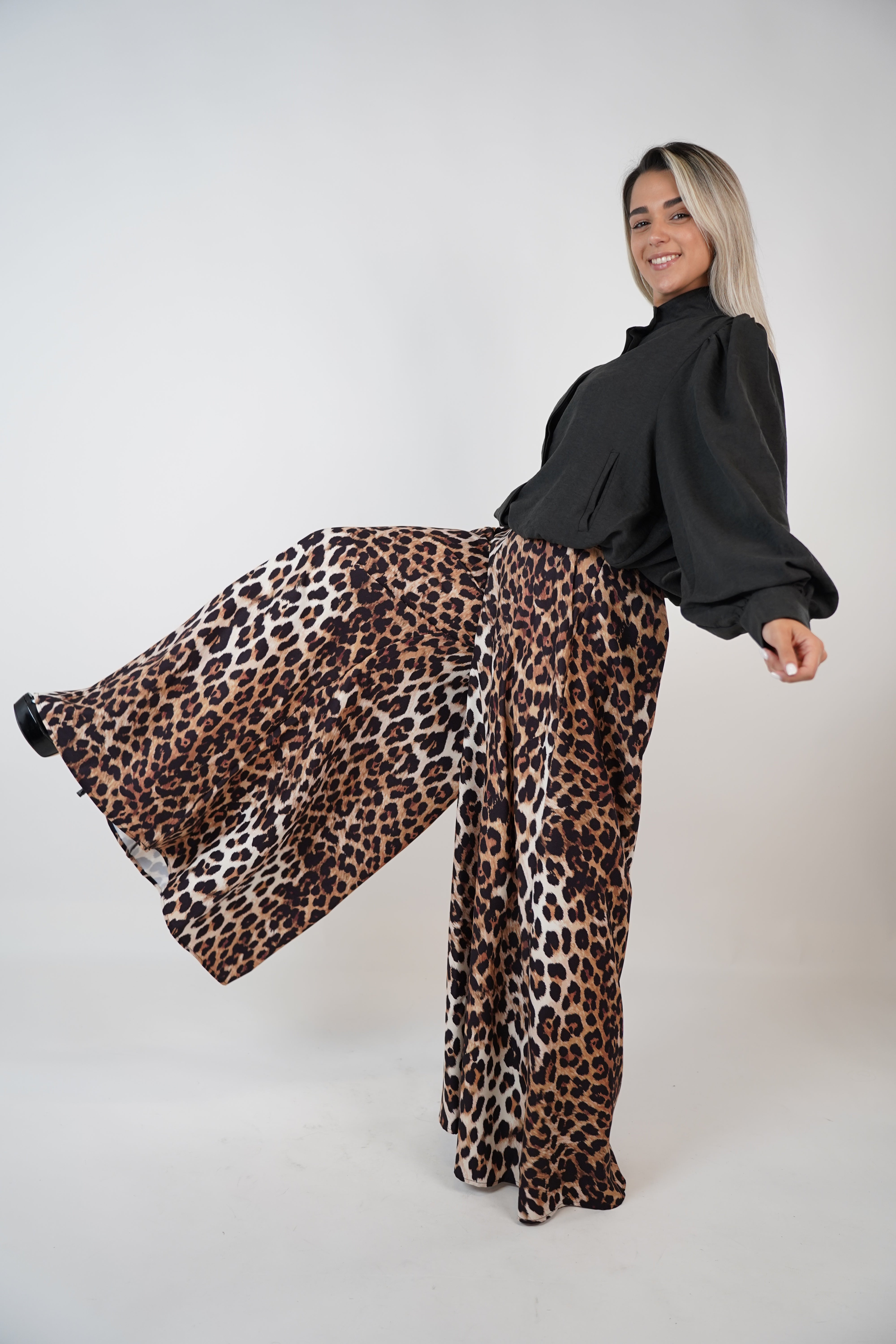Romi Leopard Palazzo Pants – Bold Wide-Leg Statement Trousers