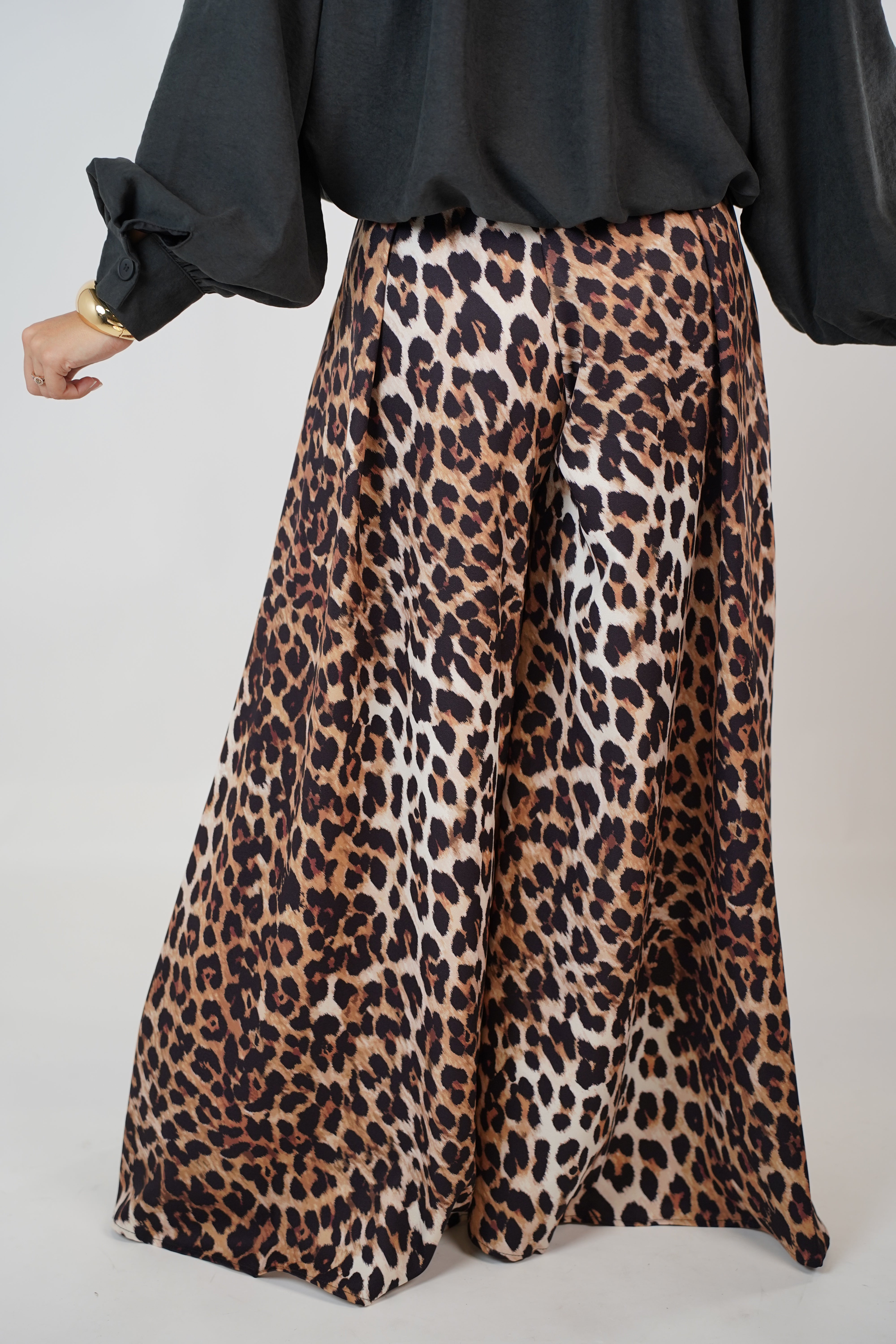 Romi Leopard Palazzo Pants – Bold Wide-Leg Statement Trousers