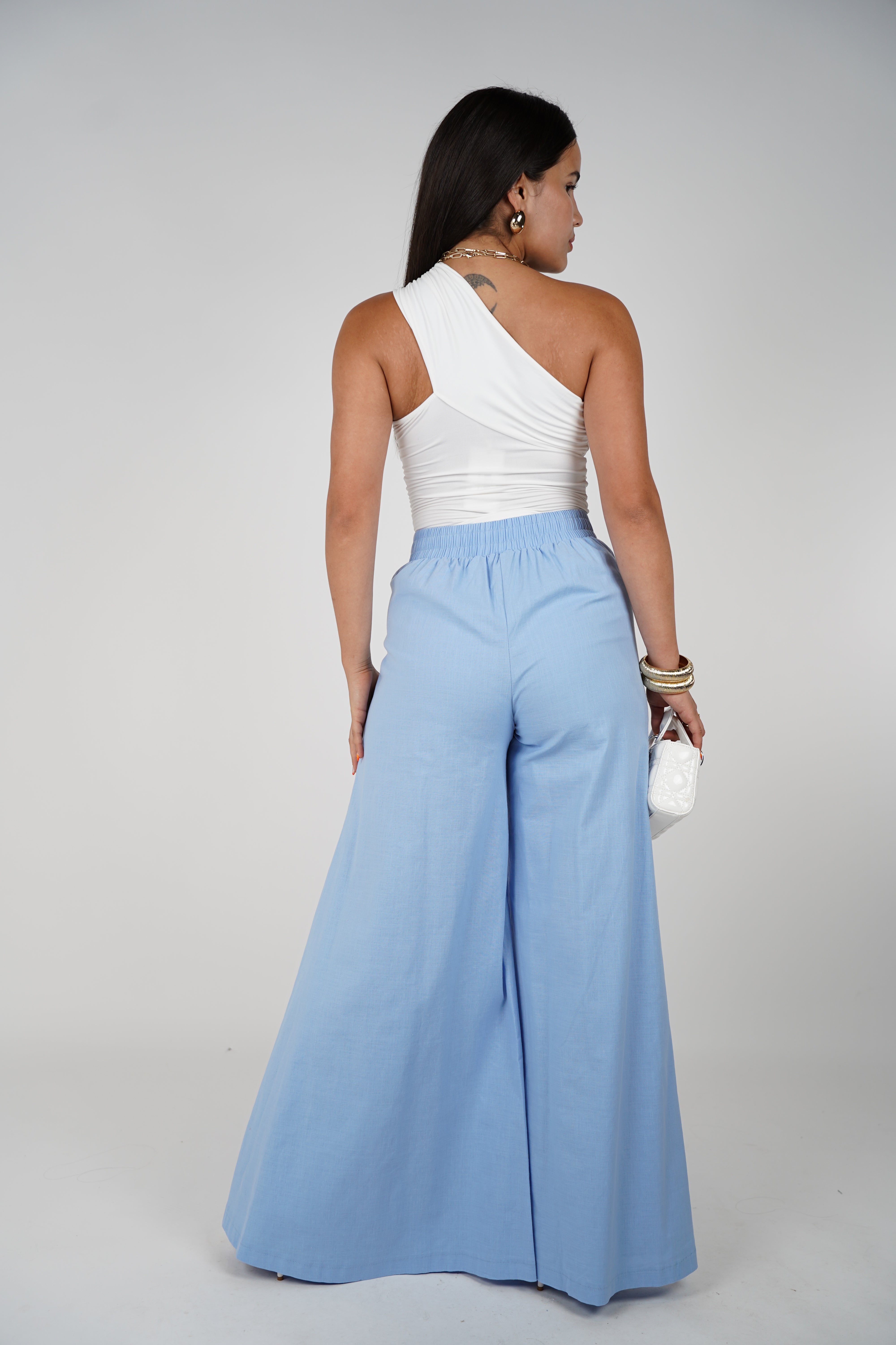 Jina Flowy Pants – Crisp Wide-Leg Statement