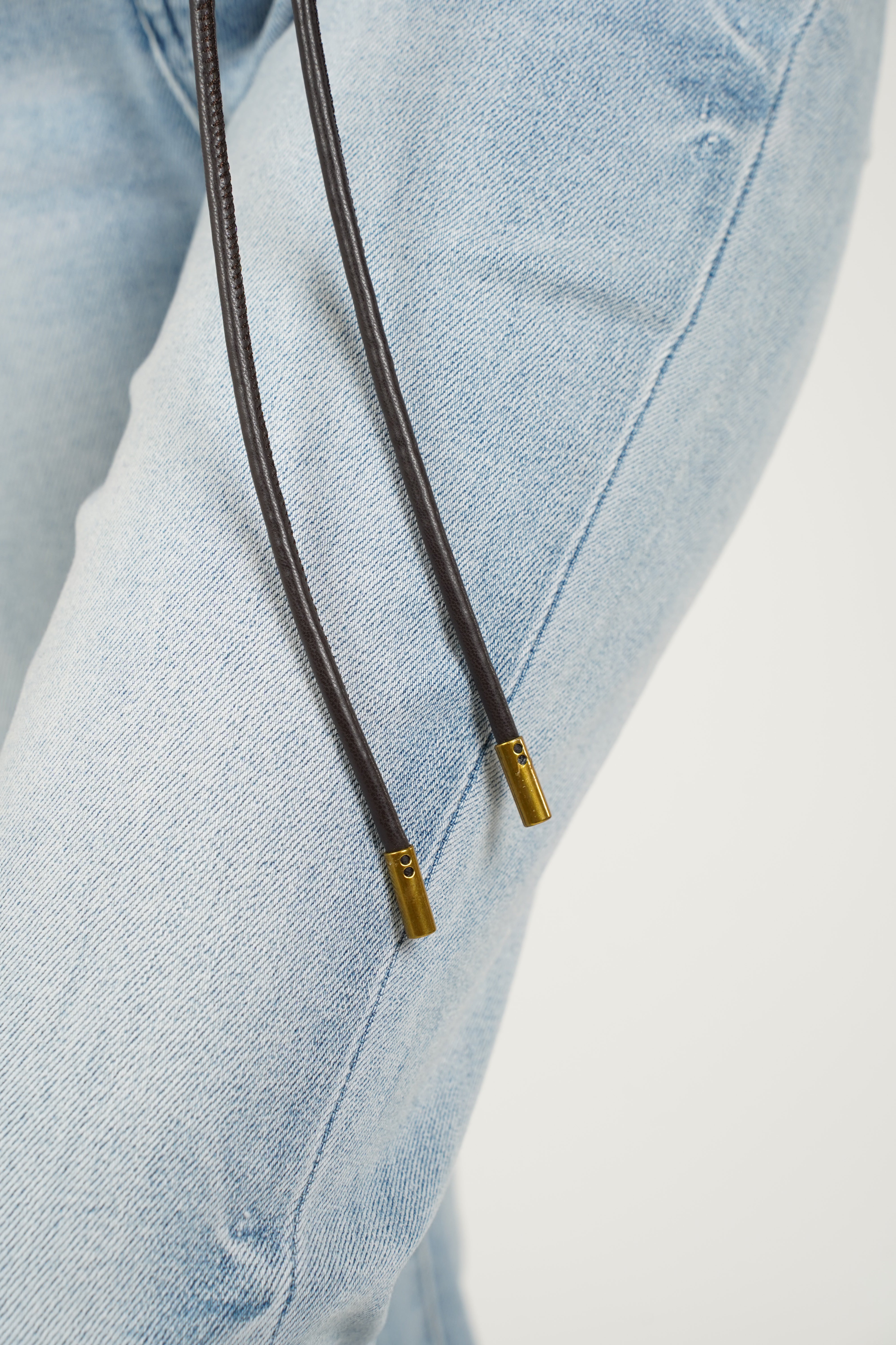 Xariel Rope Belt – Chic Knotted Accent with Gold Statement Buckle