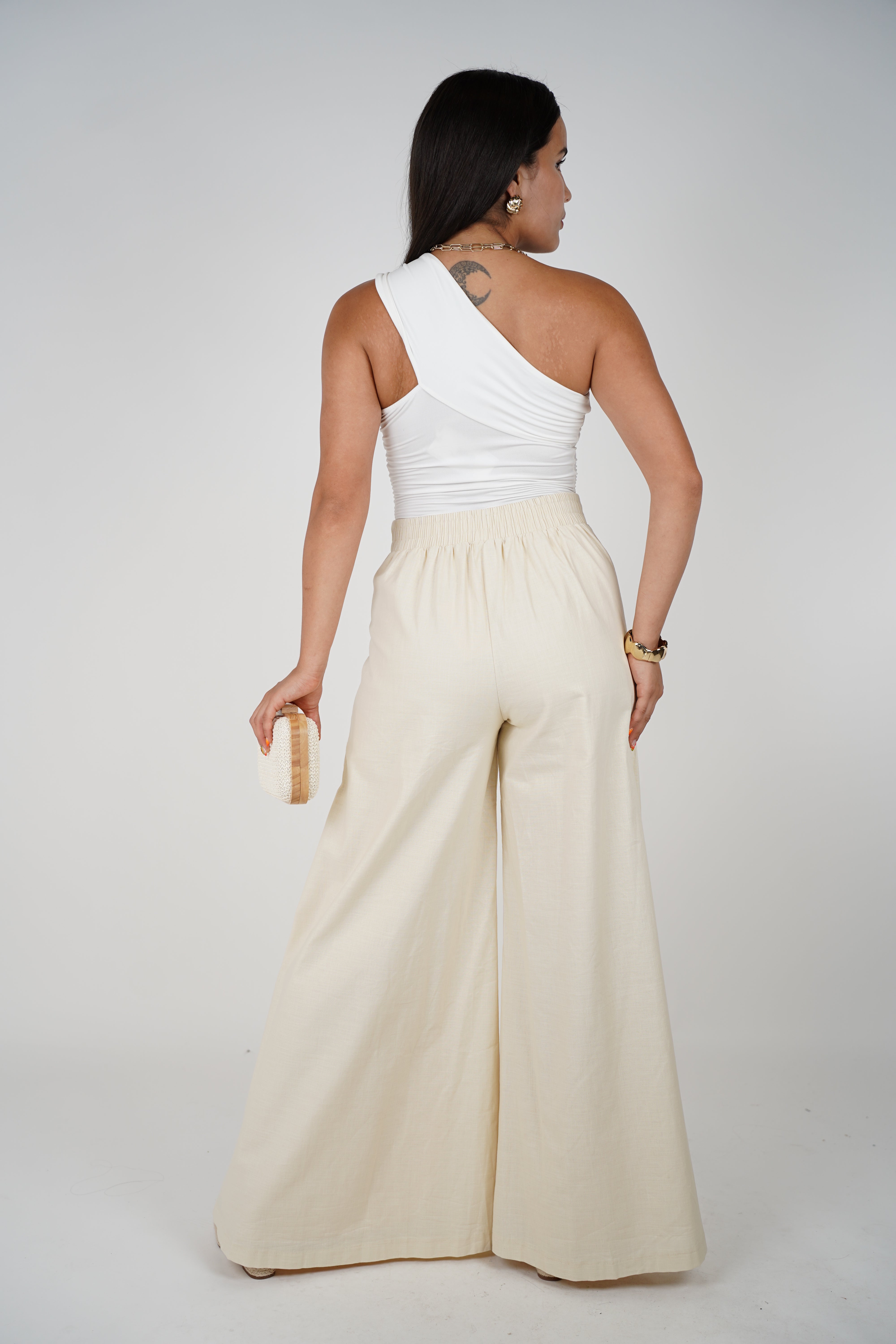 Jina Flowy Pants – Crisp Wide-Leg Statement