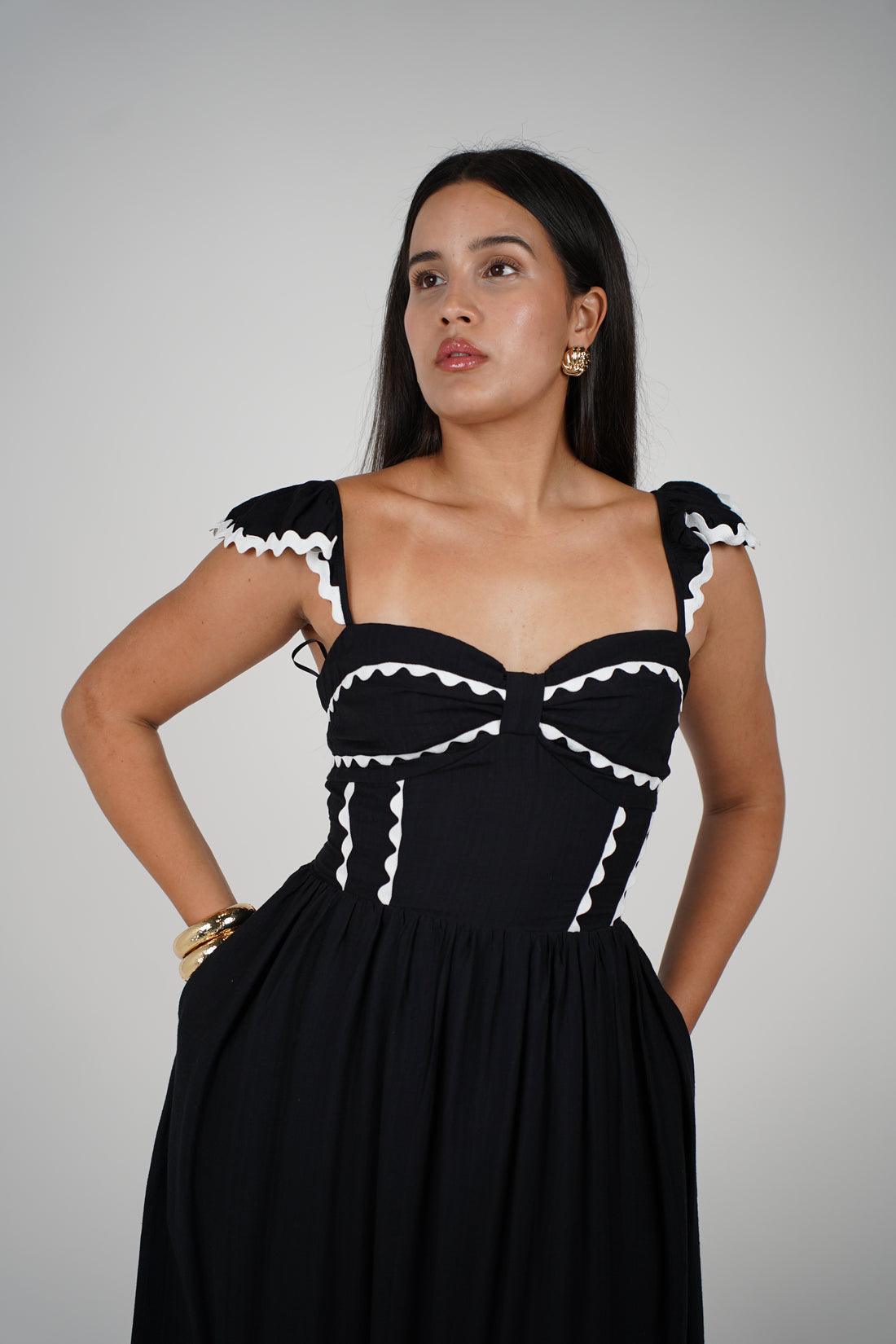 Junel Swivel Maxi Dress – Chic Contrast & Feminine Flair