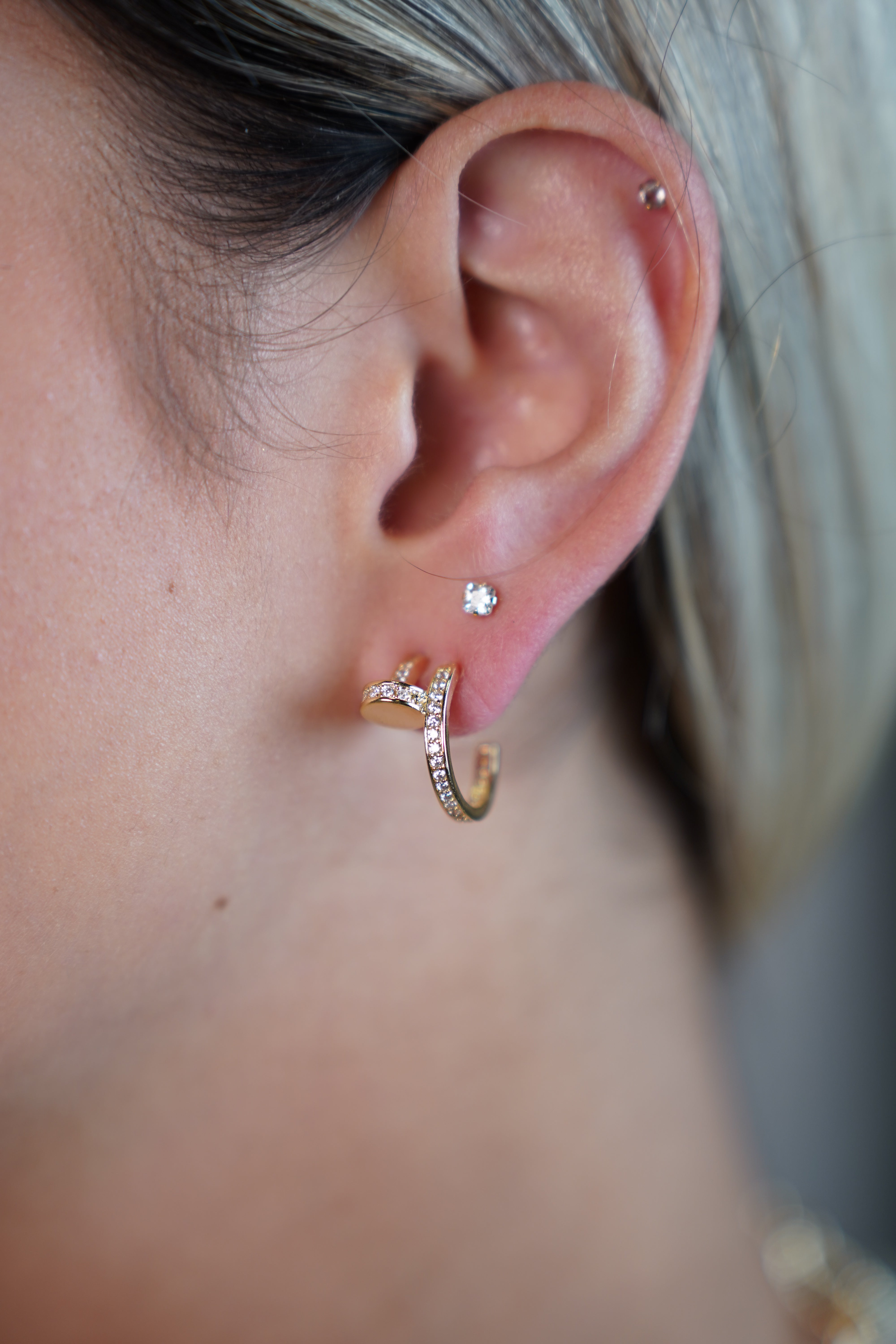 Cleef Twist Sparkle Huggie Earrings – Modern Curved Hoops with Crystals - Carema Boutique