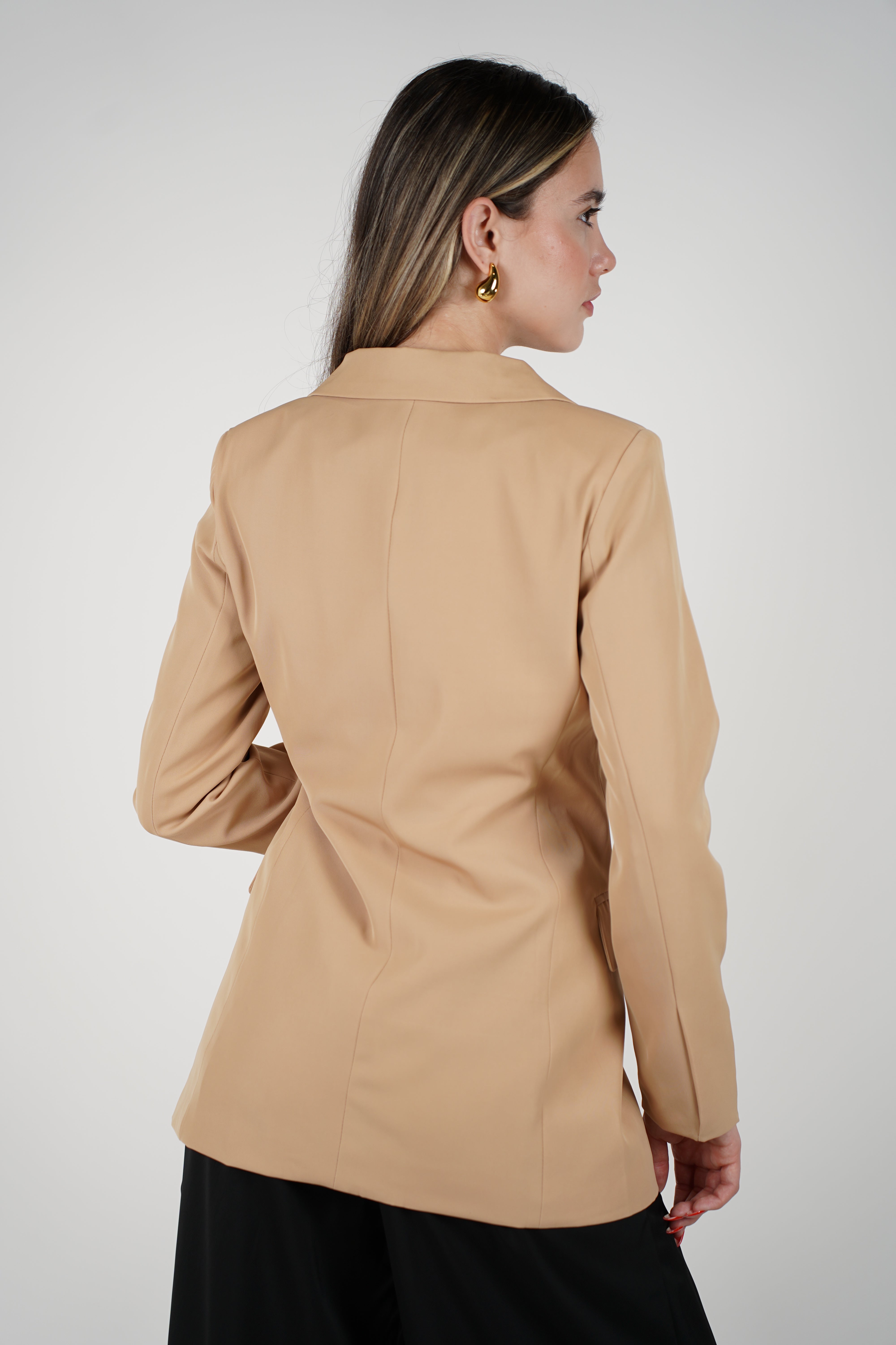 Yalith Blazer – Sleek Structure for Elevated Looks