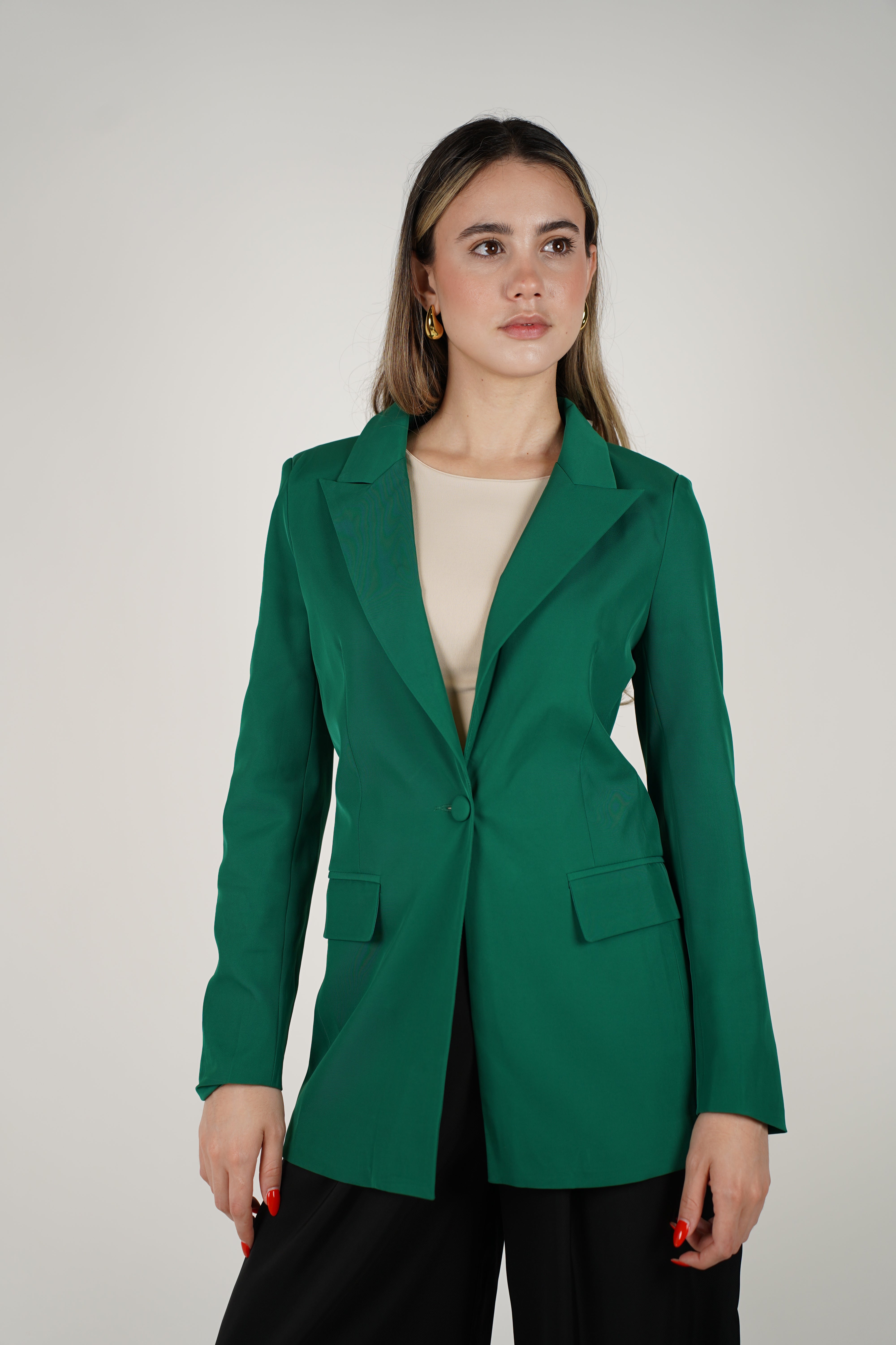 Yalith Blazer – Sleek Structure for Elevated Looks