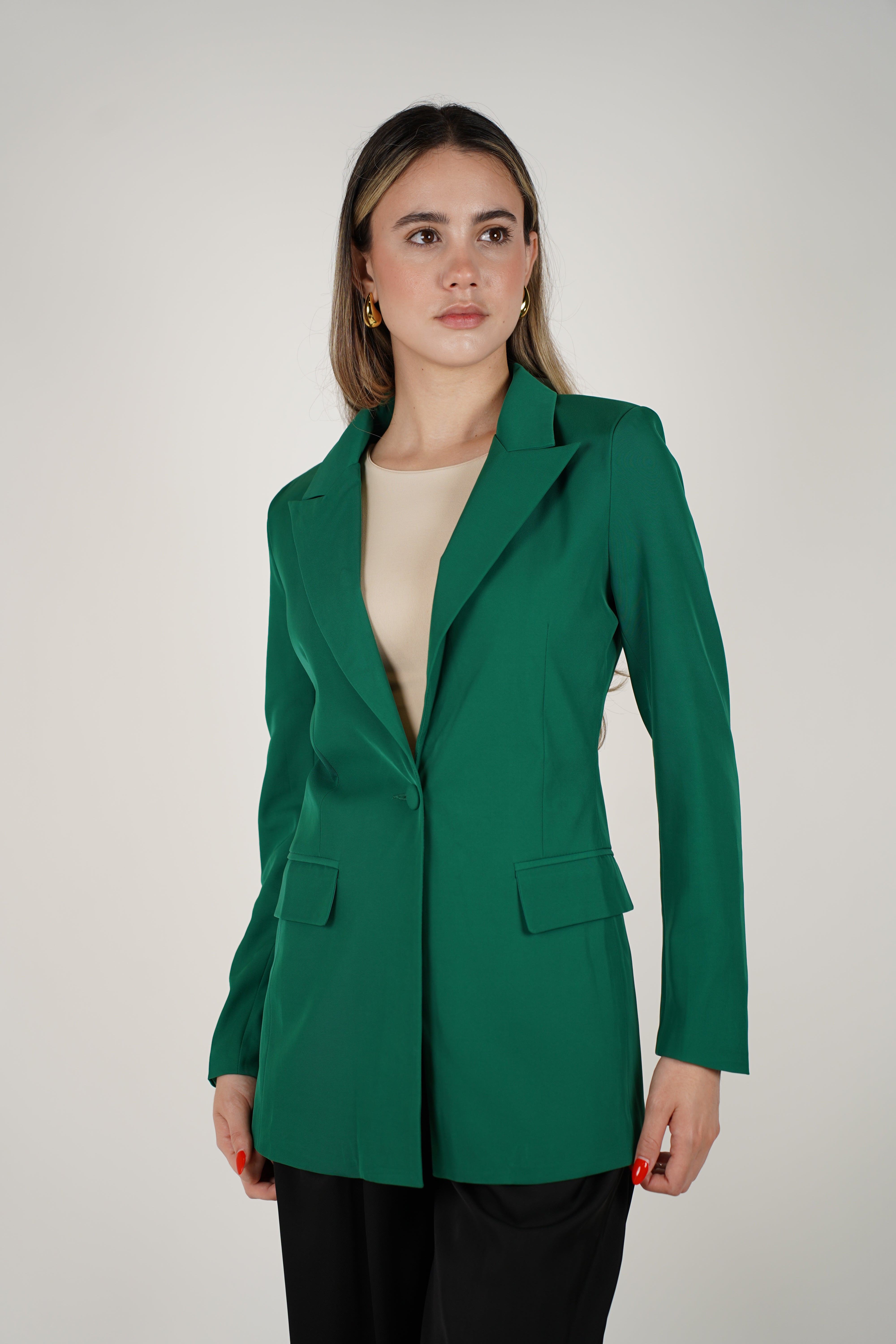 Yalith Blazer – Sleek Structure for Elevated Looks