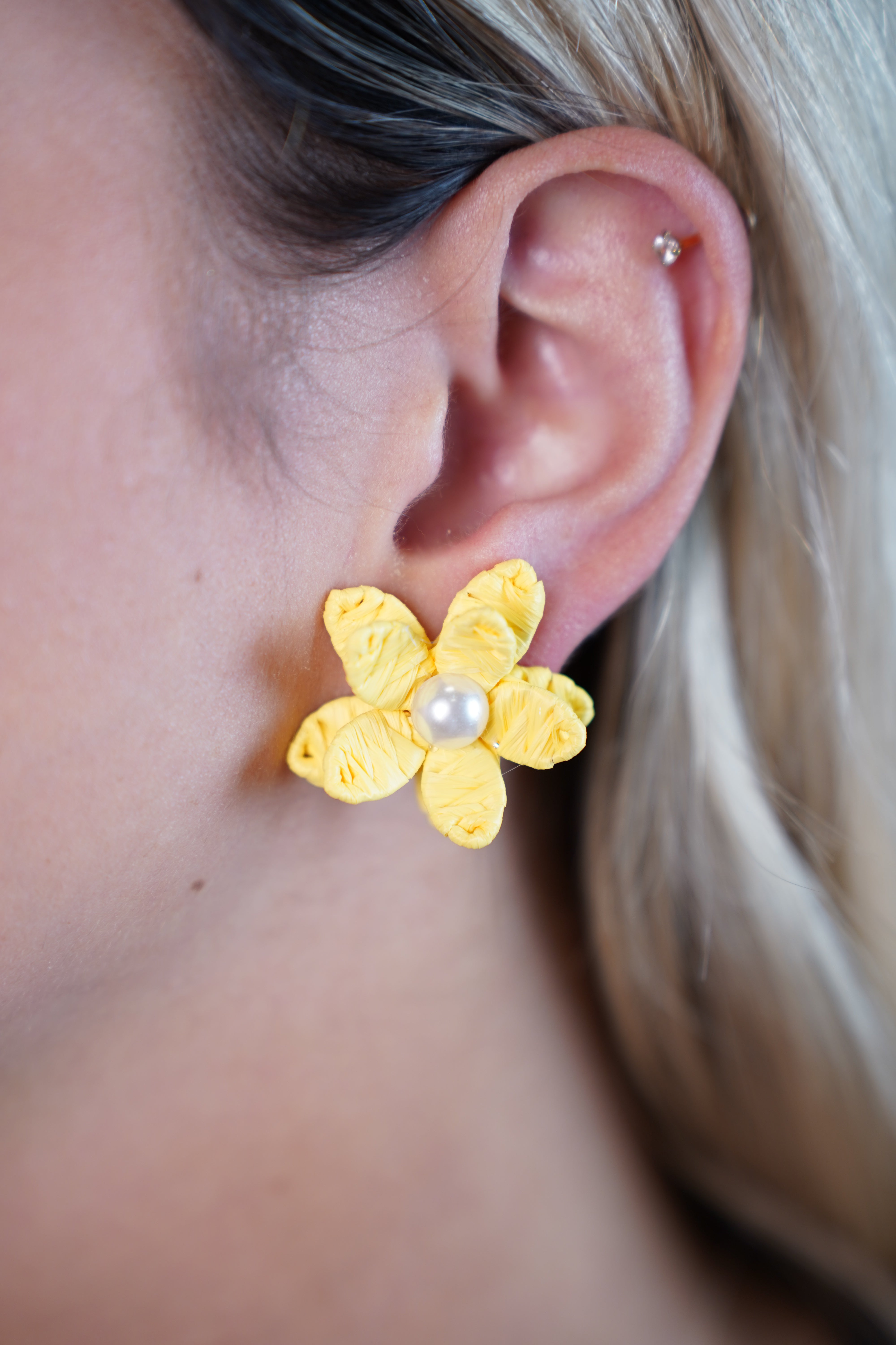 Nia Flower Earrings – Textured Petal Studs with Pearl Center
