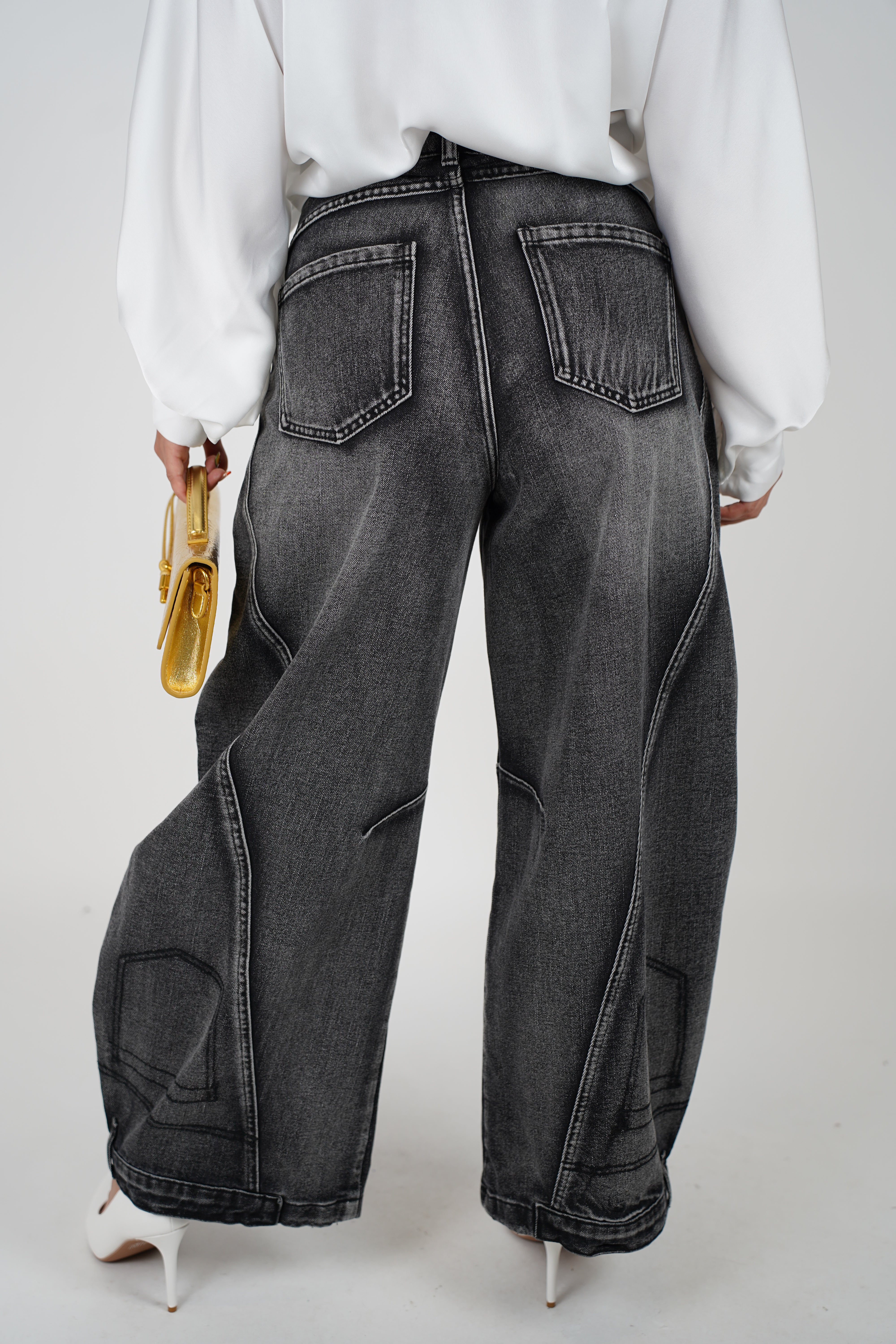 Luciet Barrel Jeans – Statement Denim with a Bold Silhouette