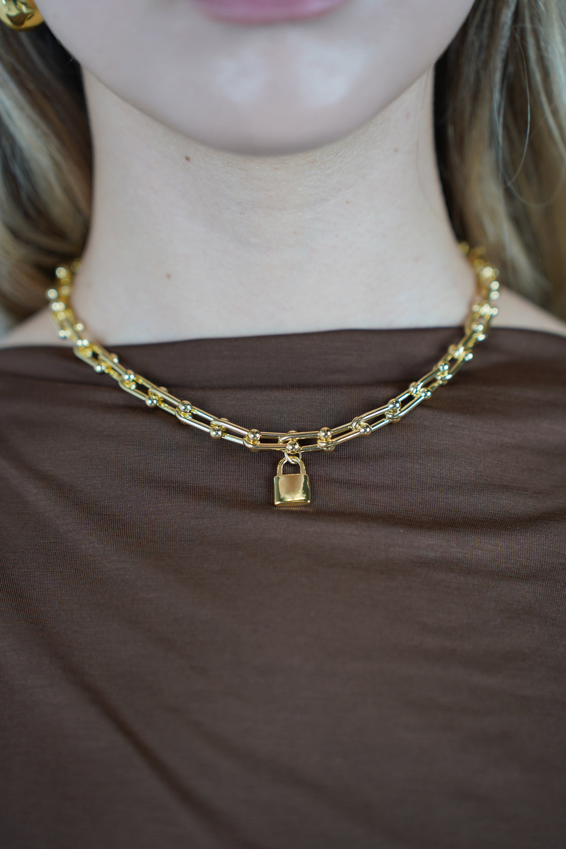 Mivra Lock Necklace – Chunky Chain with Bold Lock Pendant