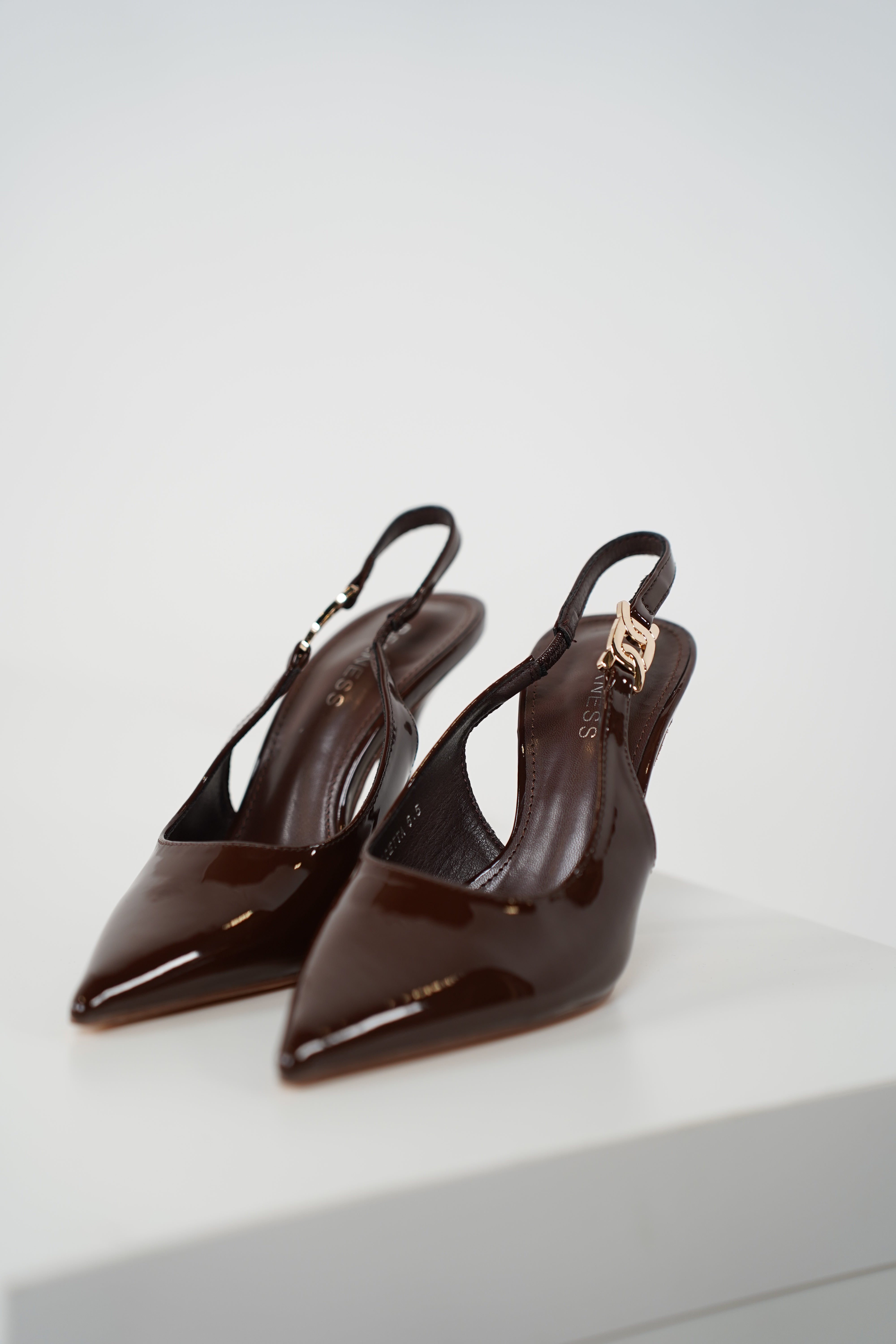 Juvia Pumps – Chocolate Patent Slingback Heels