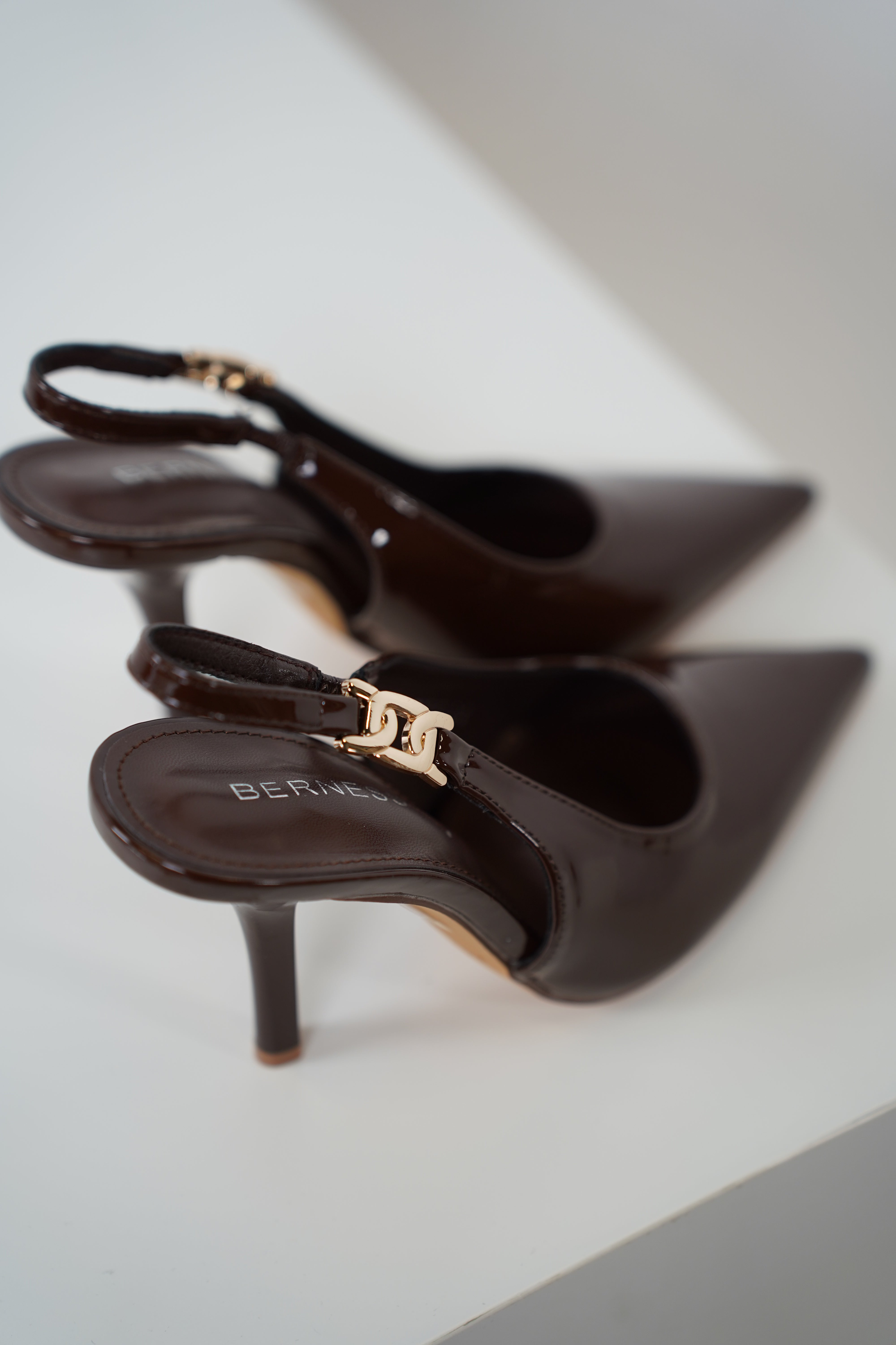 Juvia Pumps – Chocolate Patent Slingback Heels