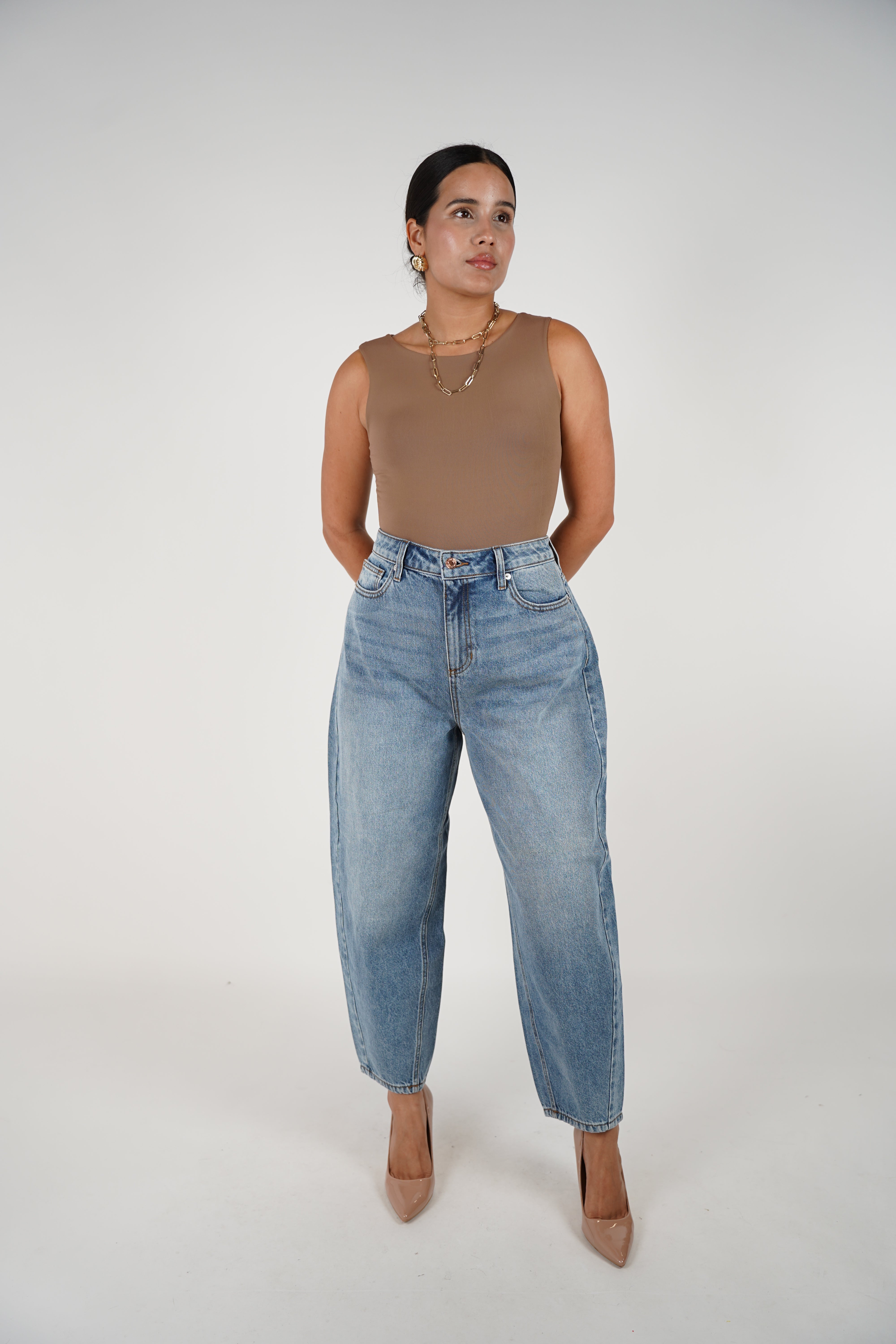 Brenda Barrel Jean – Vintage Blue High-Waisted Denim