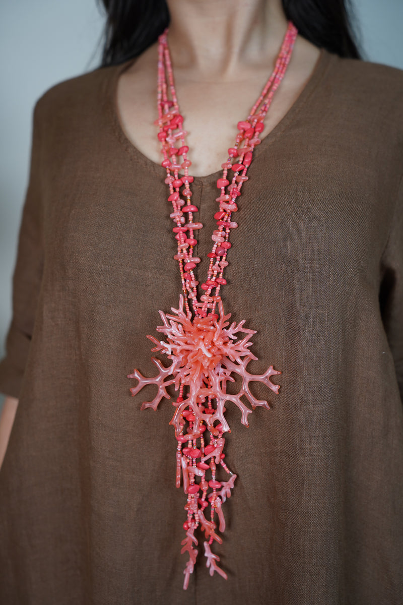 Dusk Oversized Coral Necklace – Bold, Beachy & Unforgettable