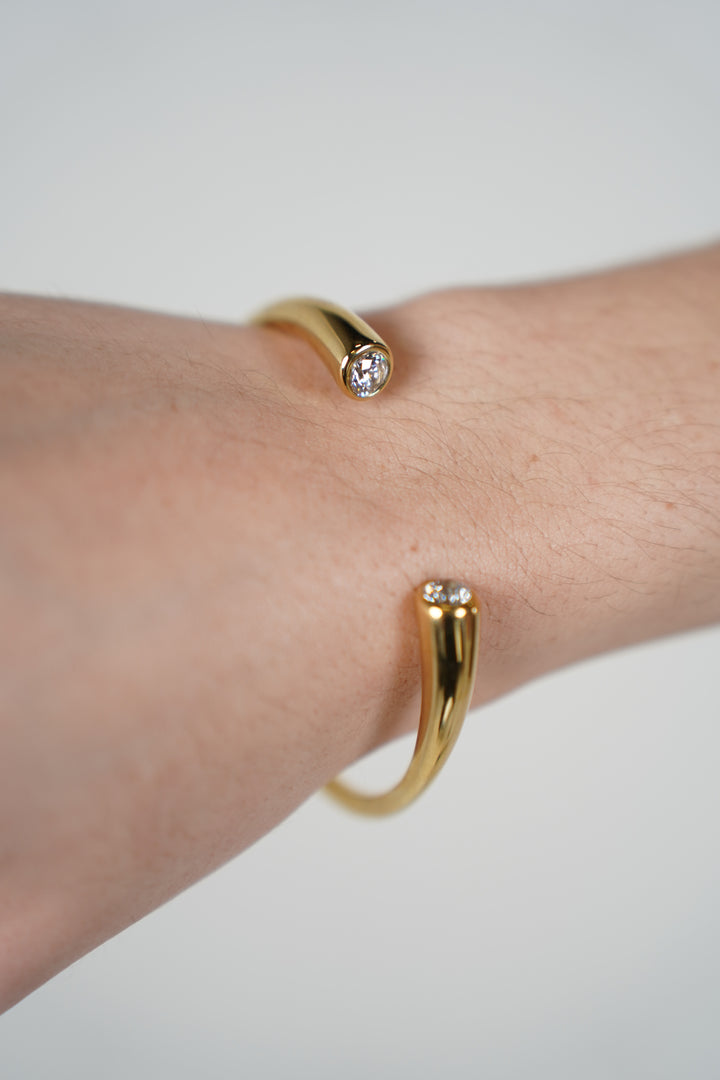 Elvia Open Cuff Bracelet – Timeless Elegance with Modern Simplicity