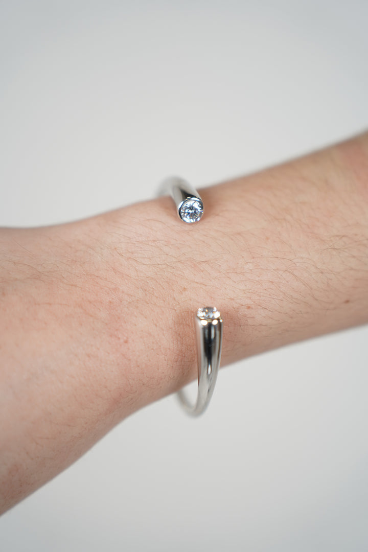 Elvia Open Cuff Bracelet – Timeless Elegance with Modern Simplicity