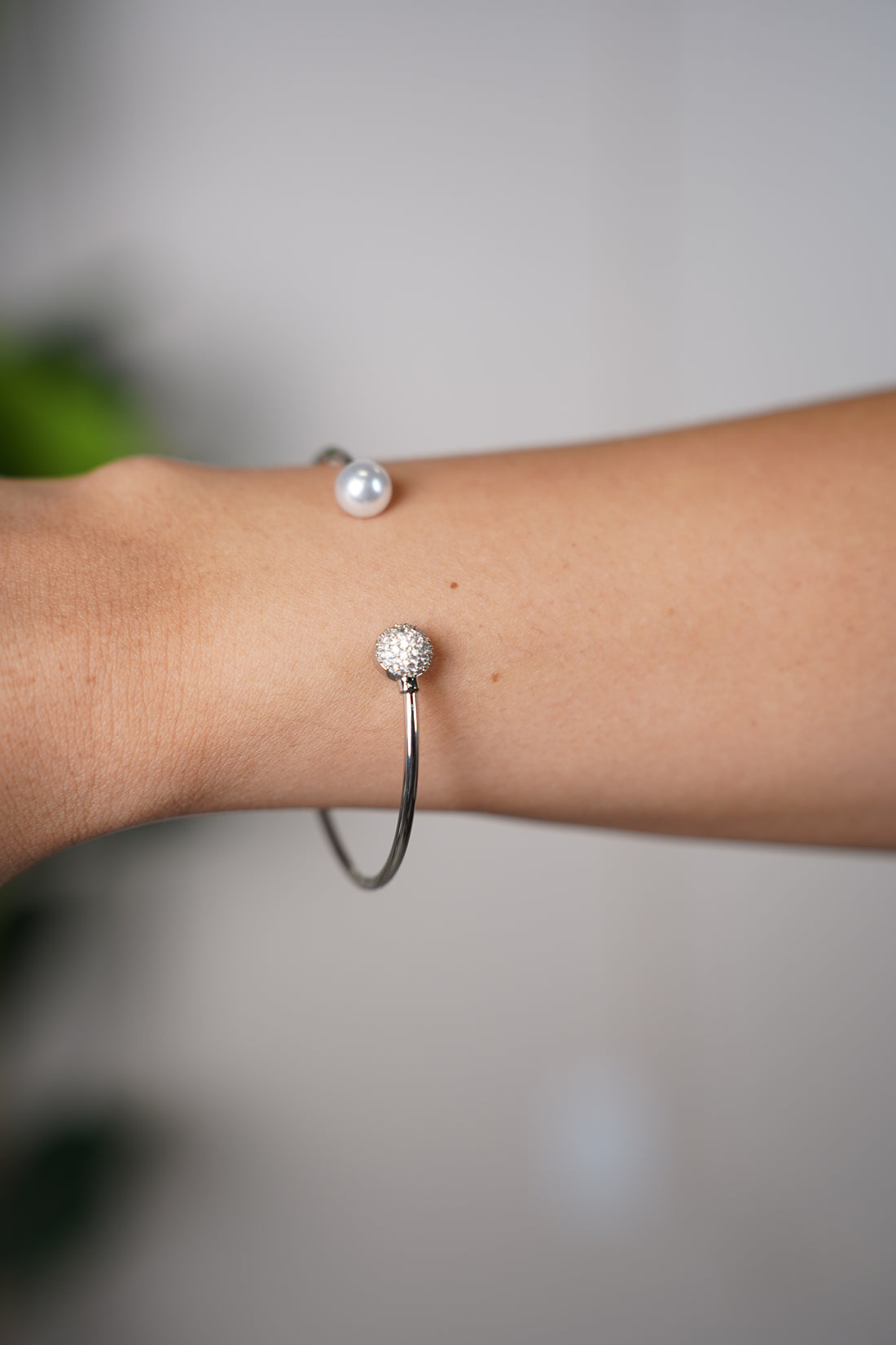Heidy Pearl Bracelet – A Delicate Touch of Elegance
