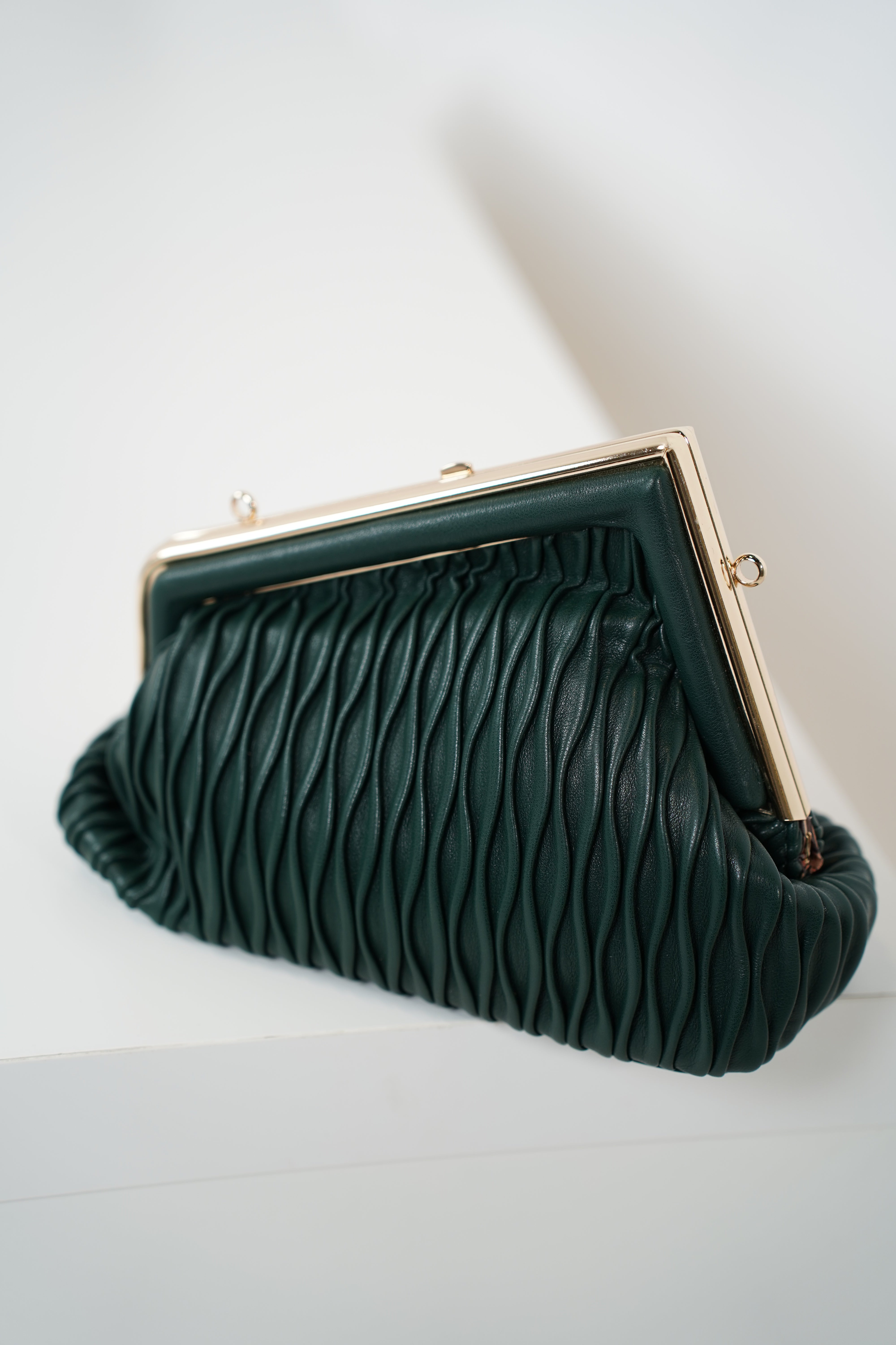 Delya Pleated Frame Clutch – Sculpted Texture, Timeless Chic