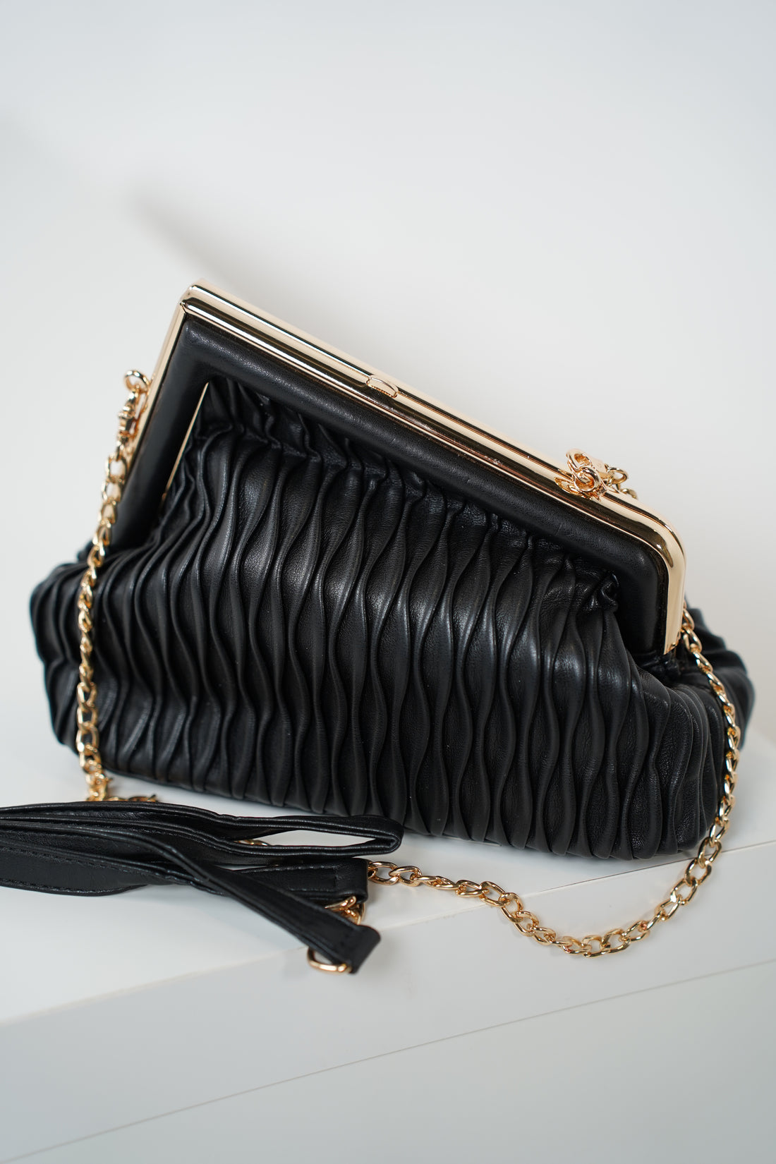 Delya Pleated Frame Clutch – Sculpted Texture, Timeless Chic