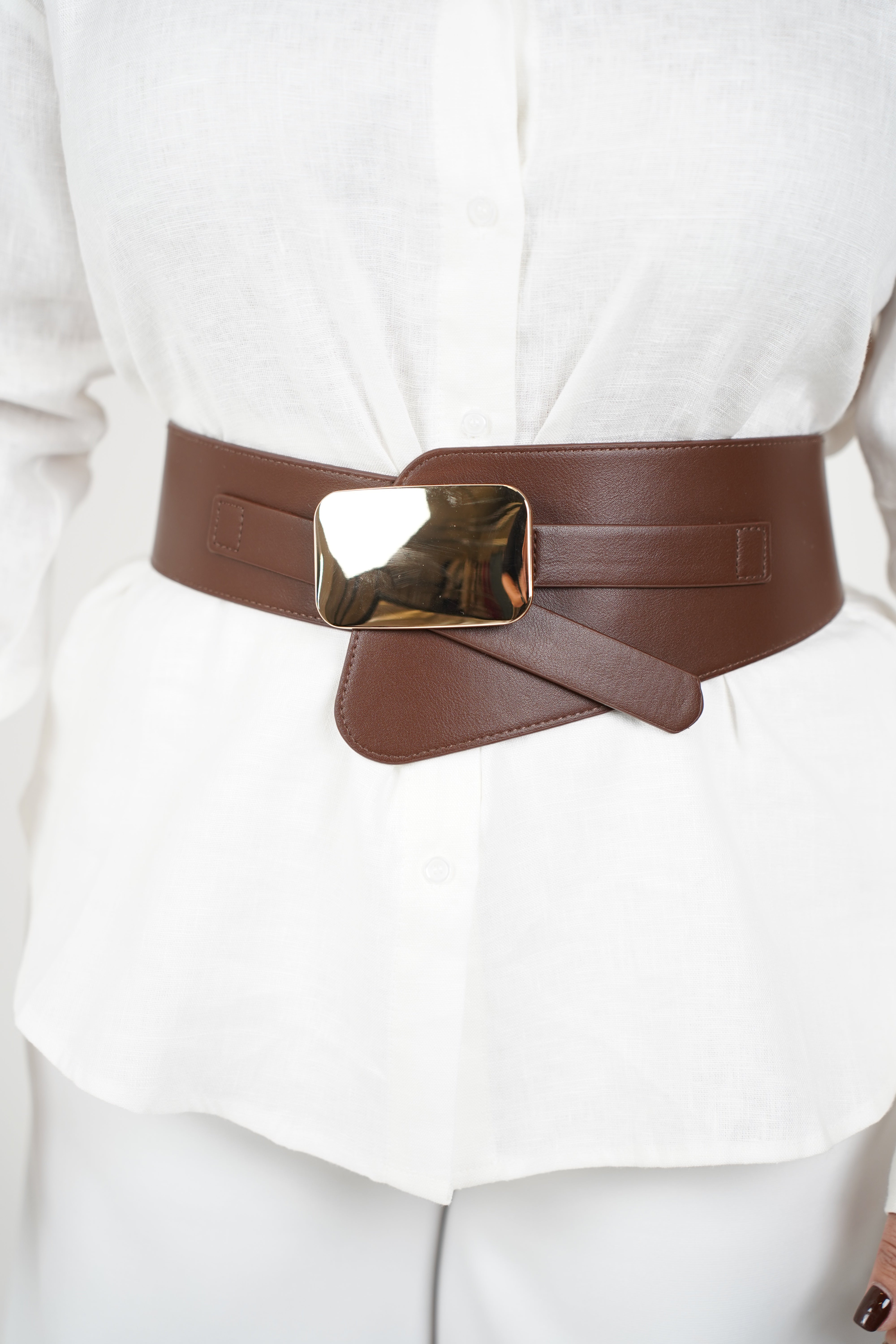 Noria Wrap Leather Belt – Sleek, Structured, and Effortlessly Bold