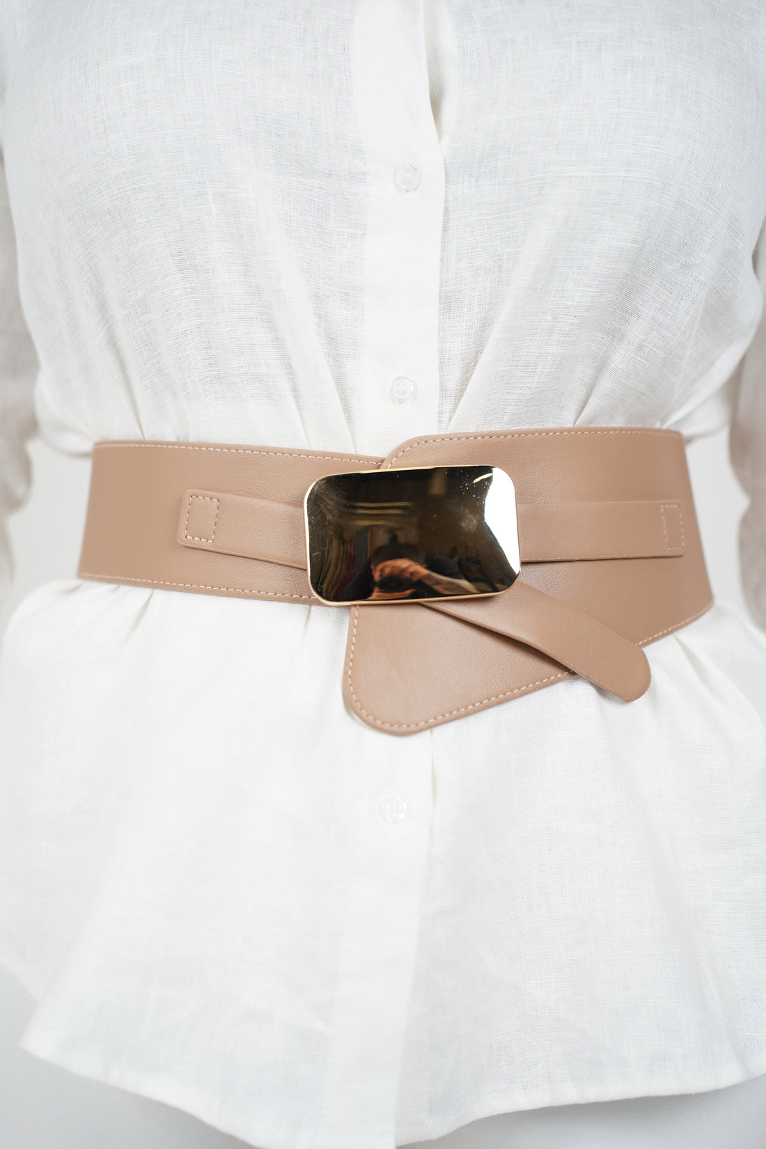 Noria Wrap Leather Belt – Sleek, Structured, and Effortlessly Bold