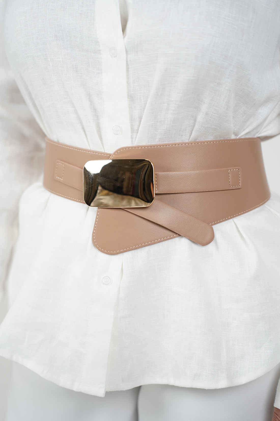 Noria Wrap Leather Belt – Sleek, Structured, and Effortlessly Bold