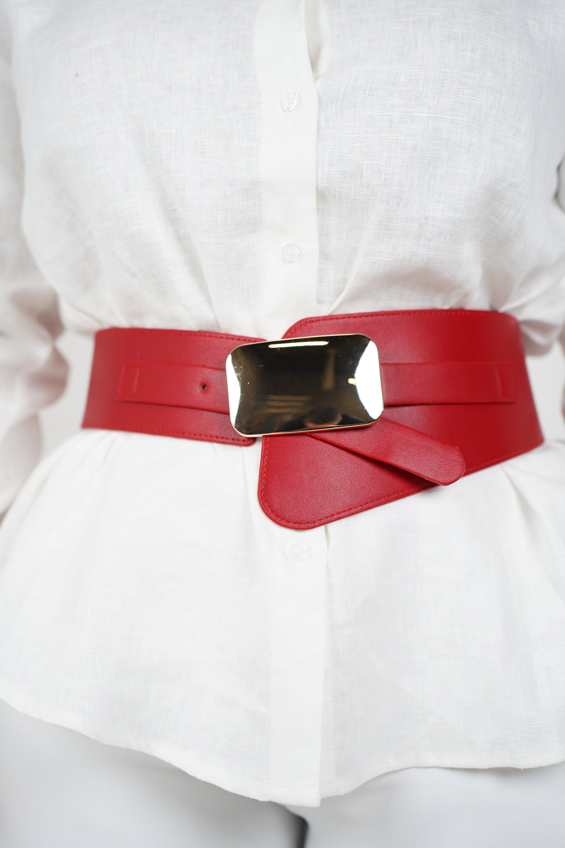 Noria Wrap Leather Belt – Sleek, Structured, and Effortlessly Bold