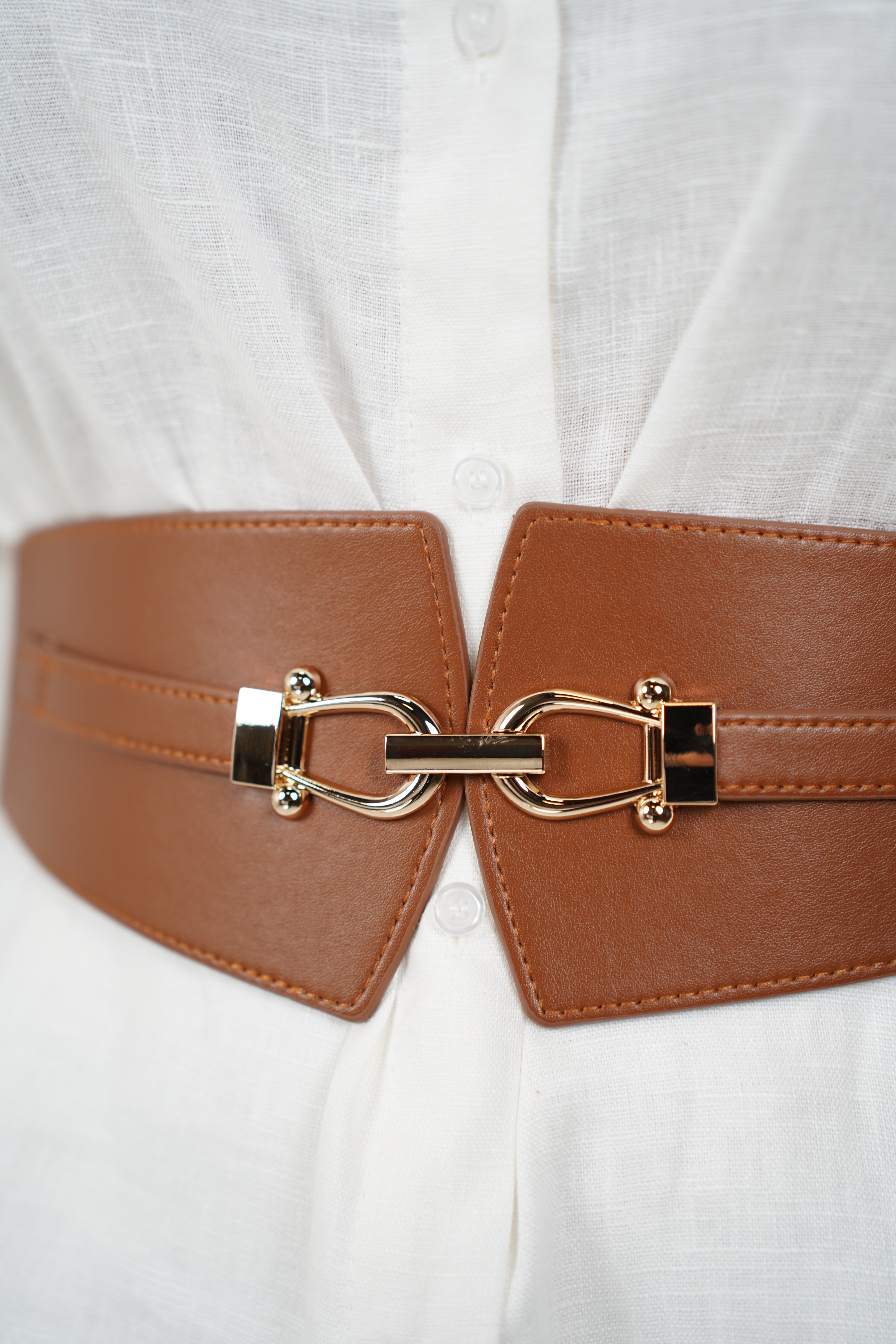 Veyra Horsebit Leather Belt – Classic Elegance, Modern Edge