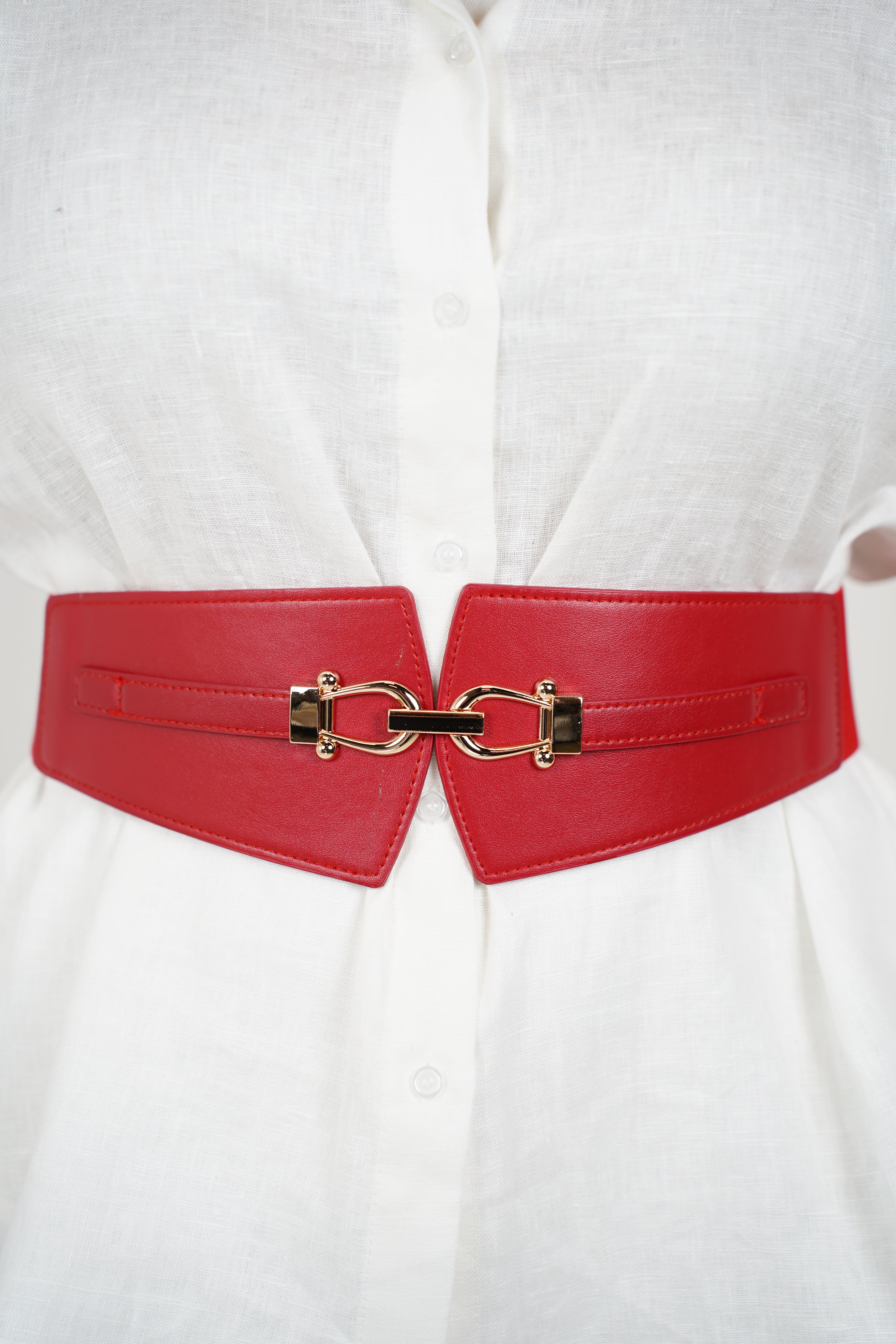 Veyra Horsebit Leather Belt – Classic Elegance, Modern Edge