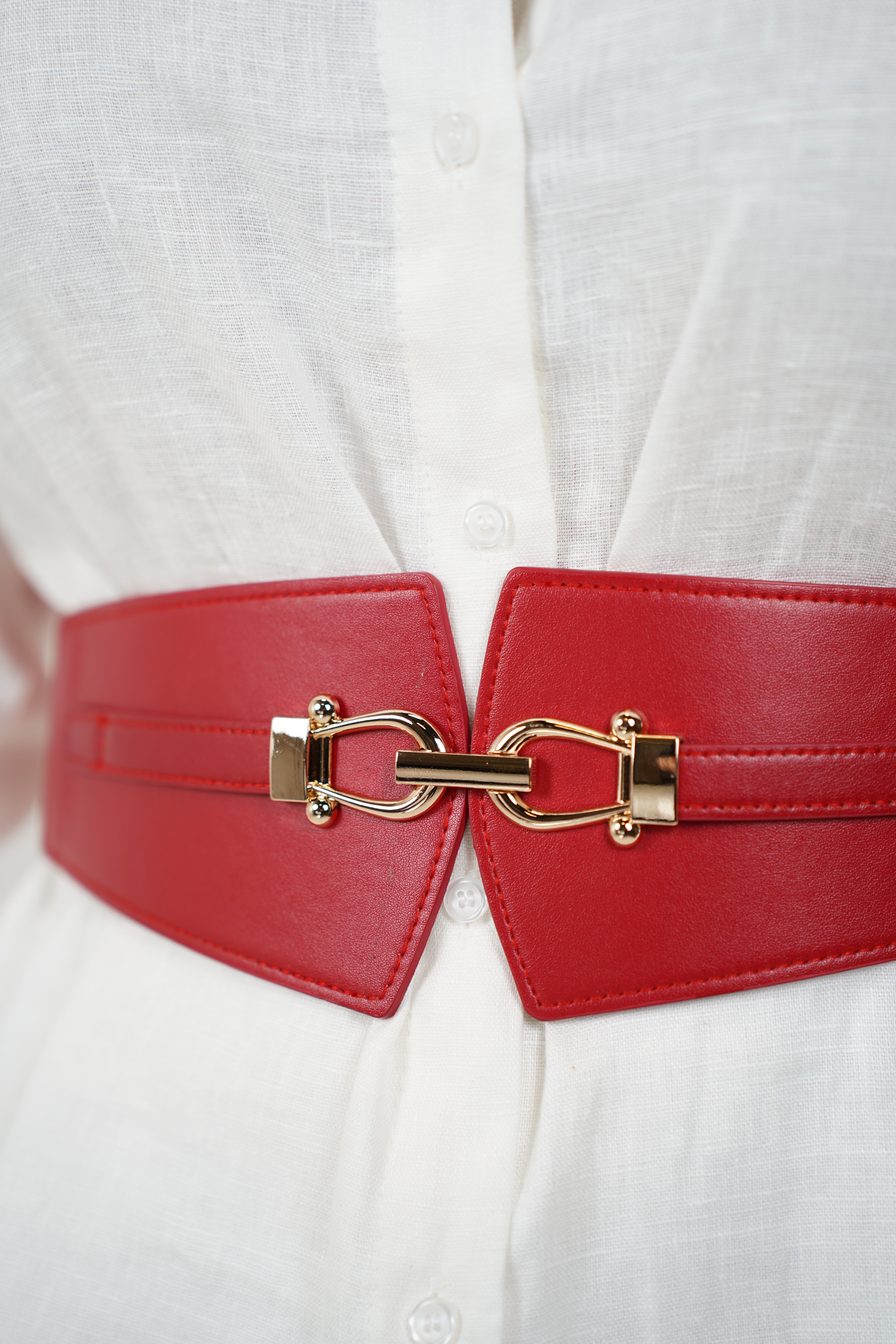 Veyra Horsebit Leather Belt – Classic Elegance, Modern Edge