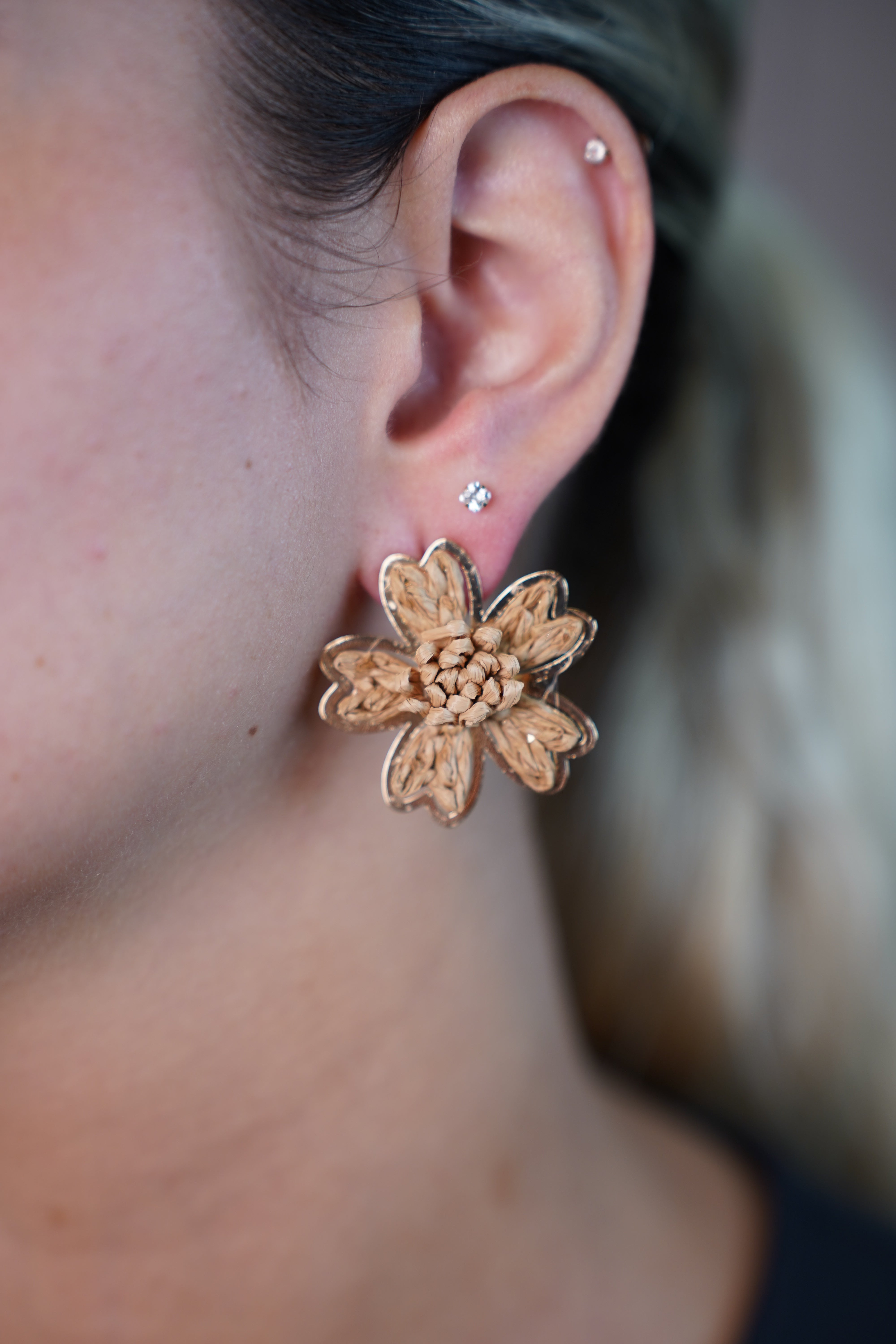 Florita Raffia Flower Earrings – 4 Colors