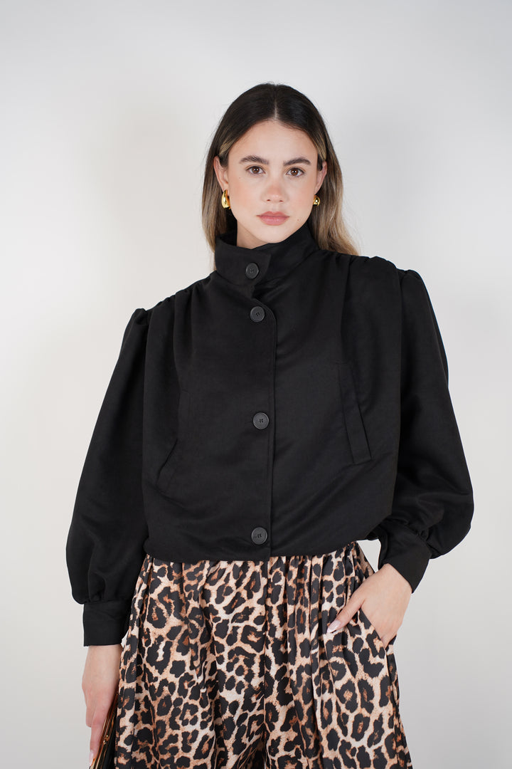 Inora Cloud Jacket – Sleek, Structured, and Timelessly Modern