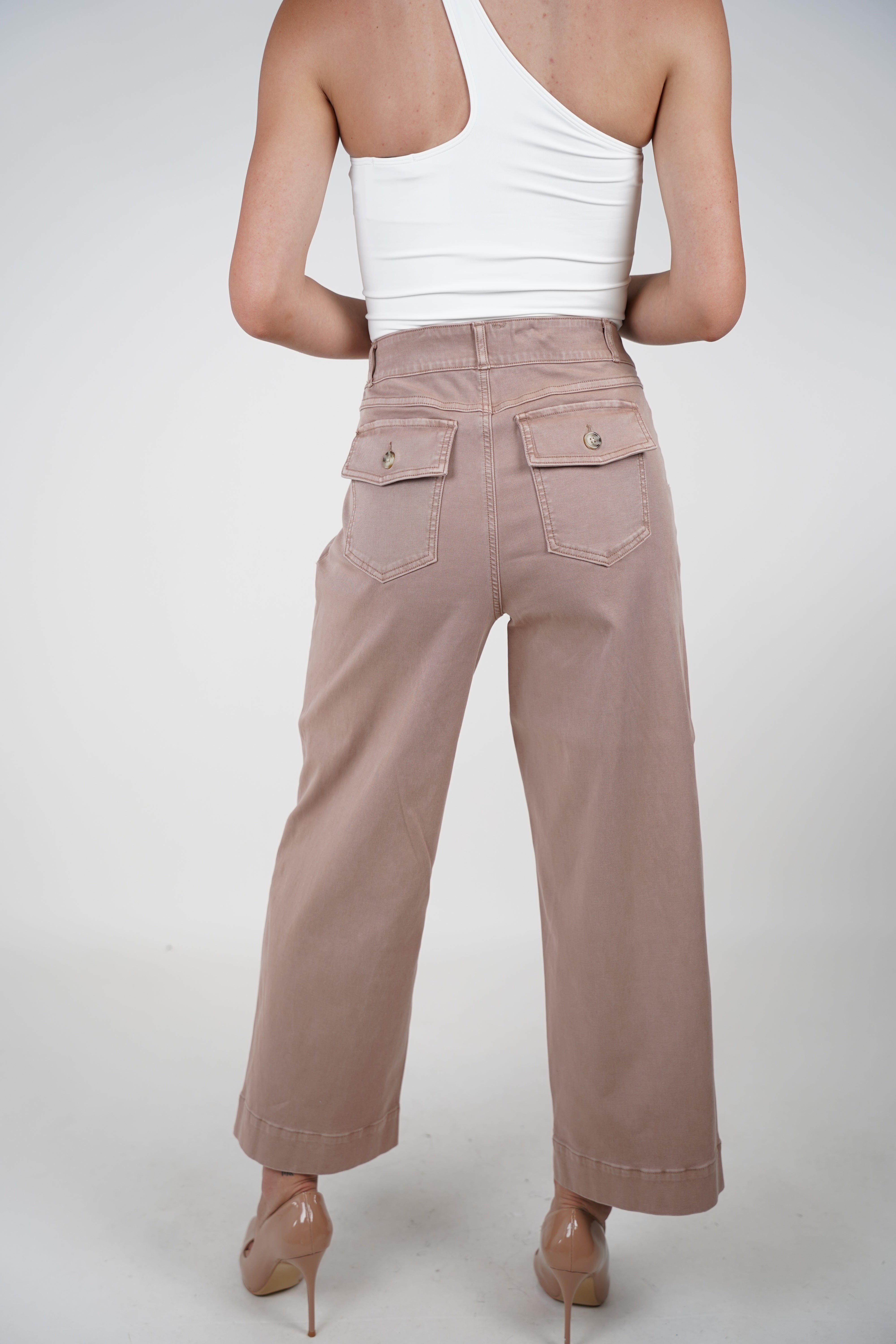 Norabel Wide-Leg Pants – Classic Khaki Comfort