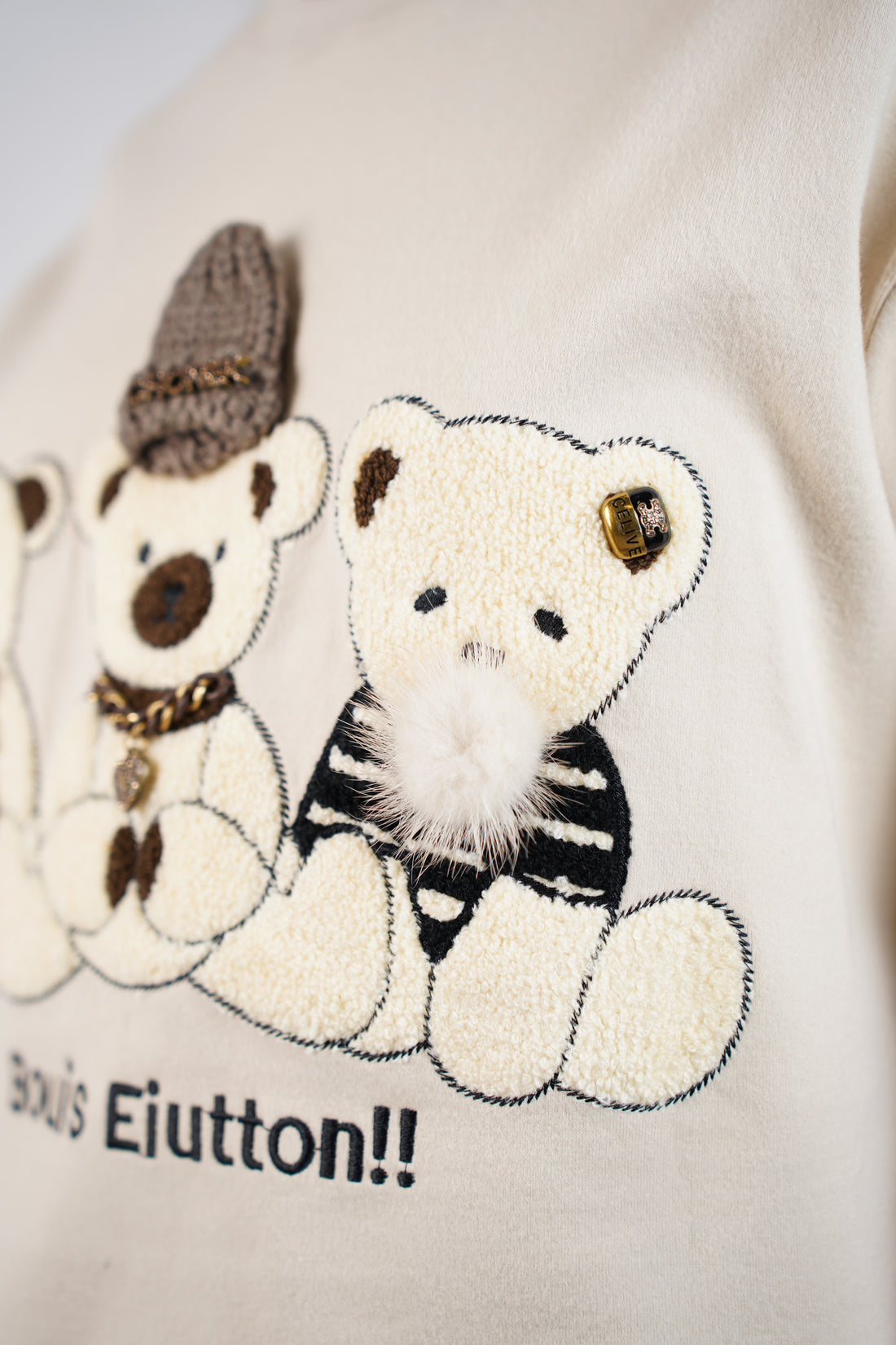 Blera Bear T-Shirt – Playful Style Meets Everyday Comfort