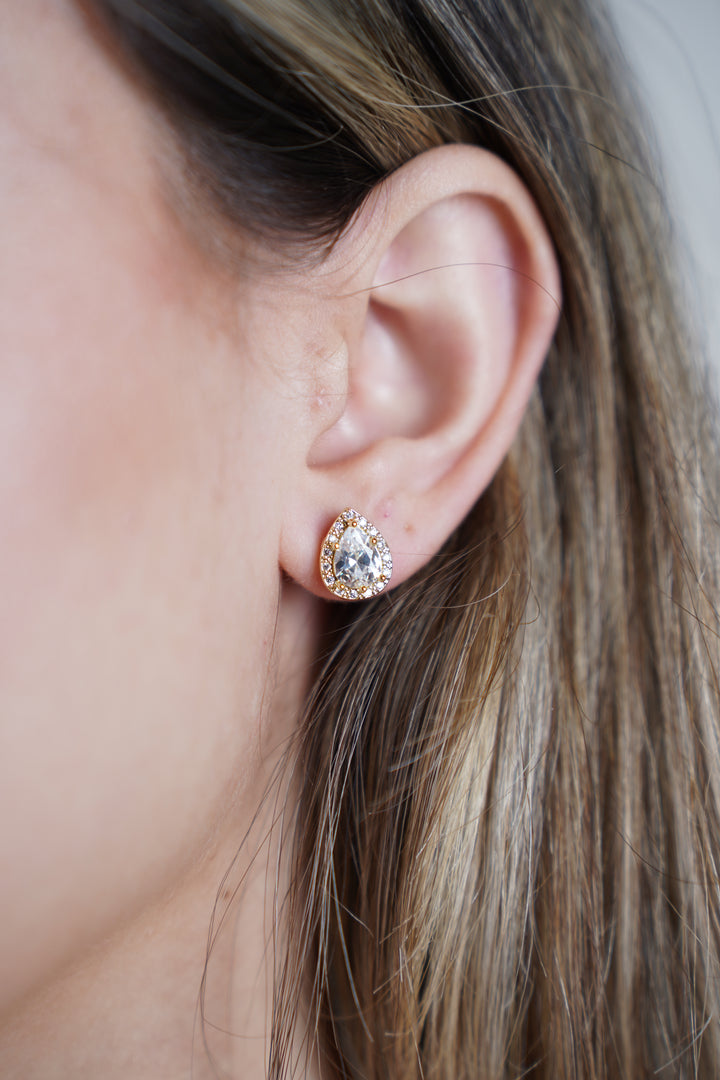Dovia Teardrop Earrings – Radiant Sparkle with a Touch of Grace