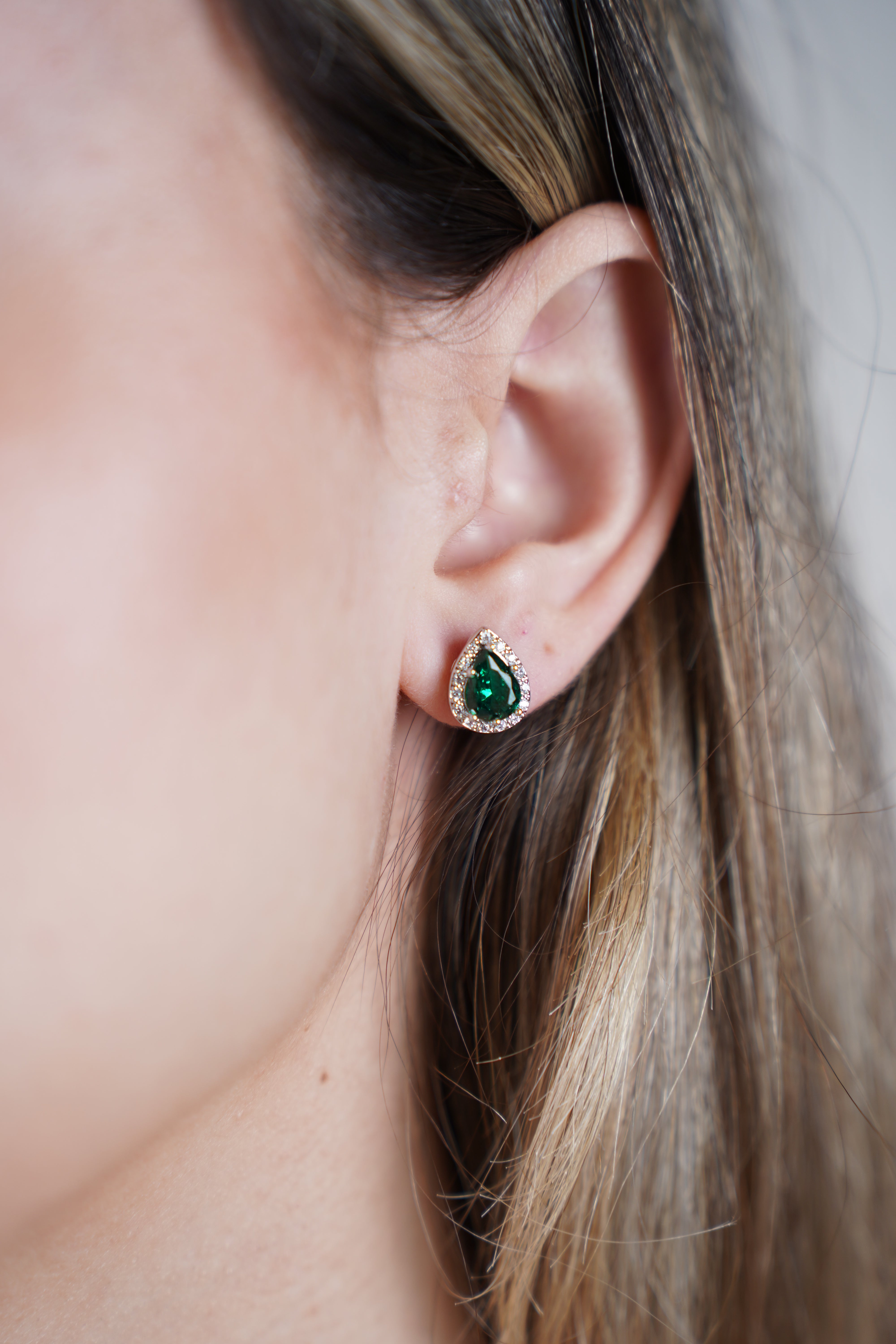 Dovia Teardrop Earrings – Radiant Sparkle with a Touch of Grace