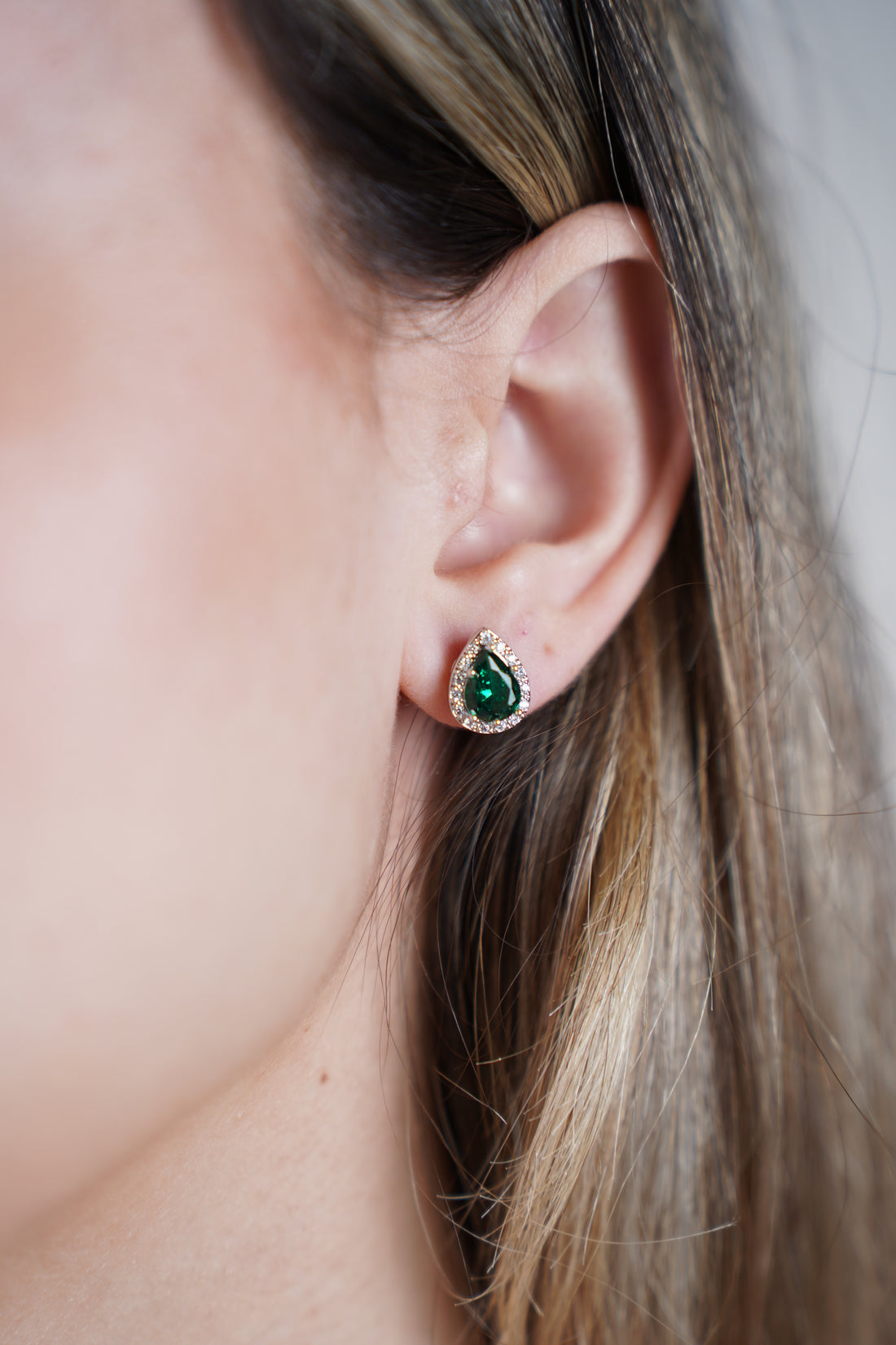 Dovia Teardrop Earrings – Radiant Sparkle with a Touch of Grace