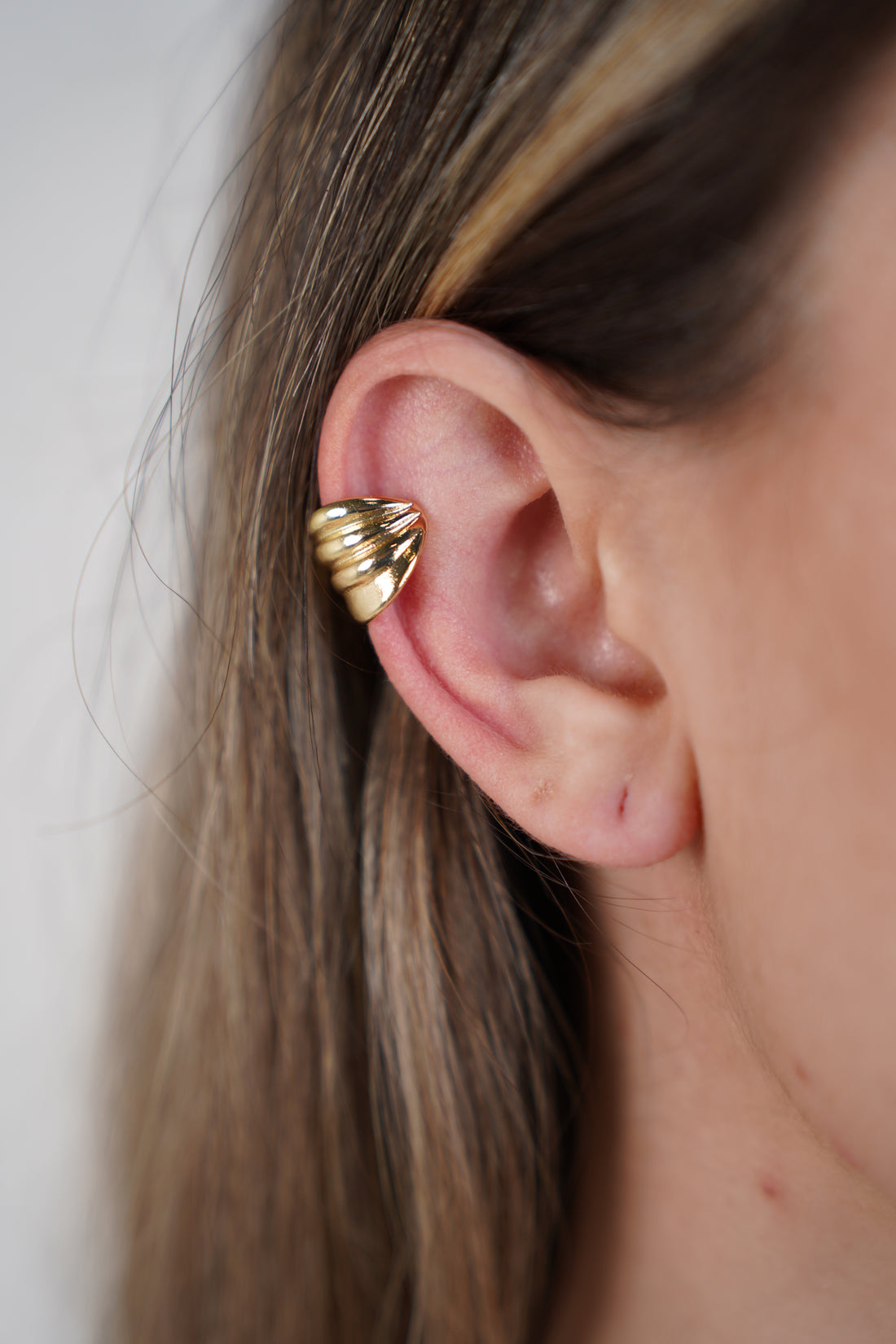 Auralie Chunky Ear Cuff – Bold, Sculpted Elegance