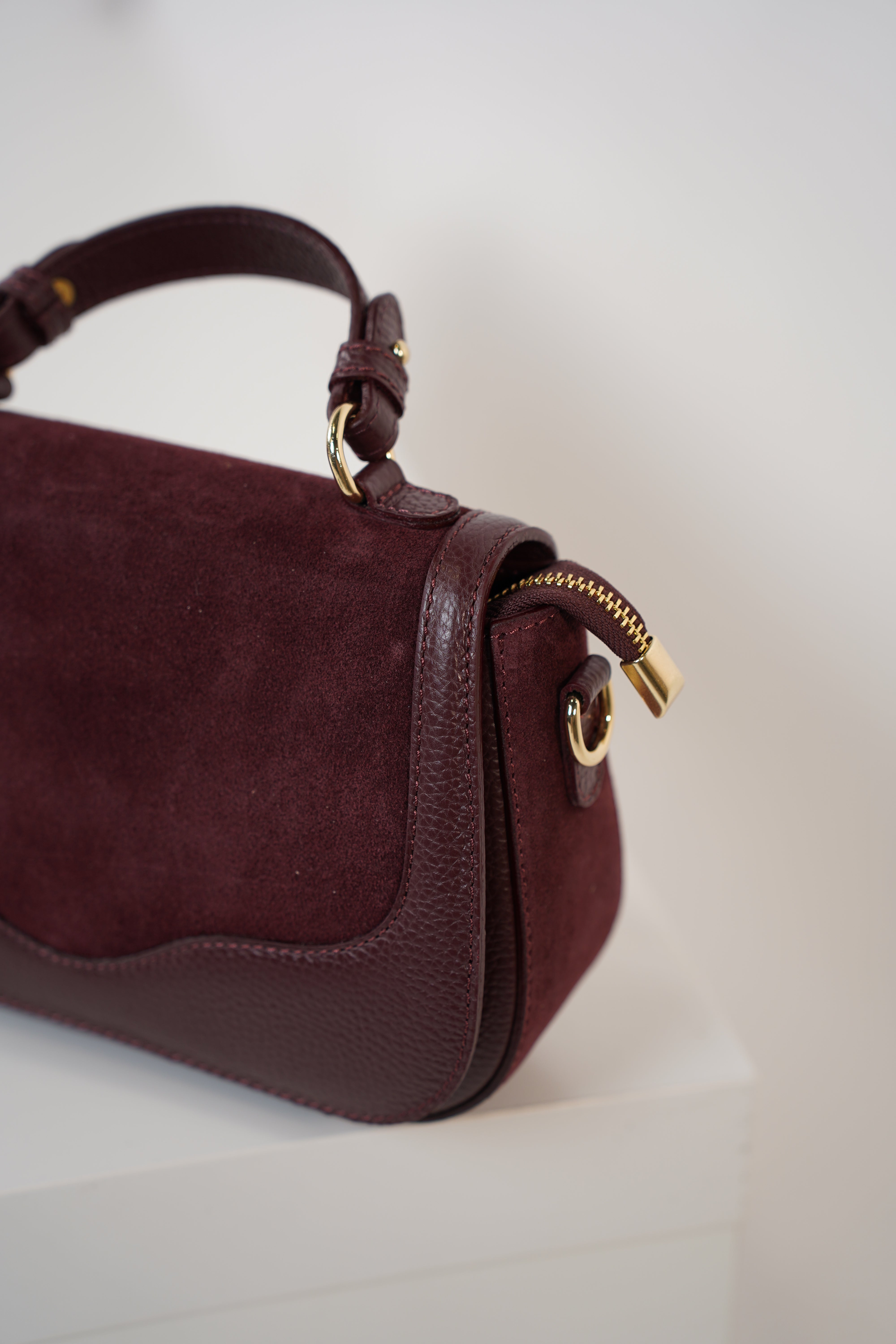 Davia Handbag – Timeless Sophistication with Modern Texture